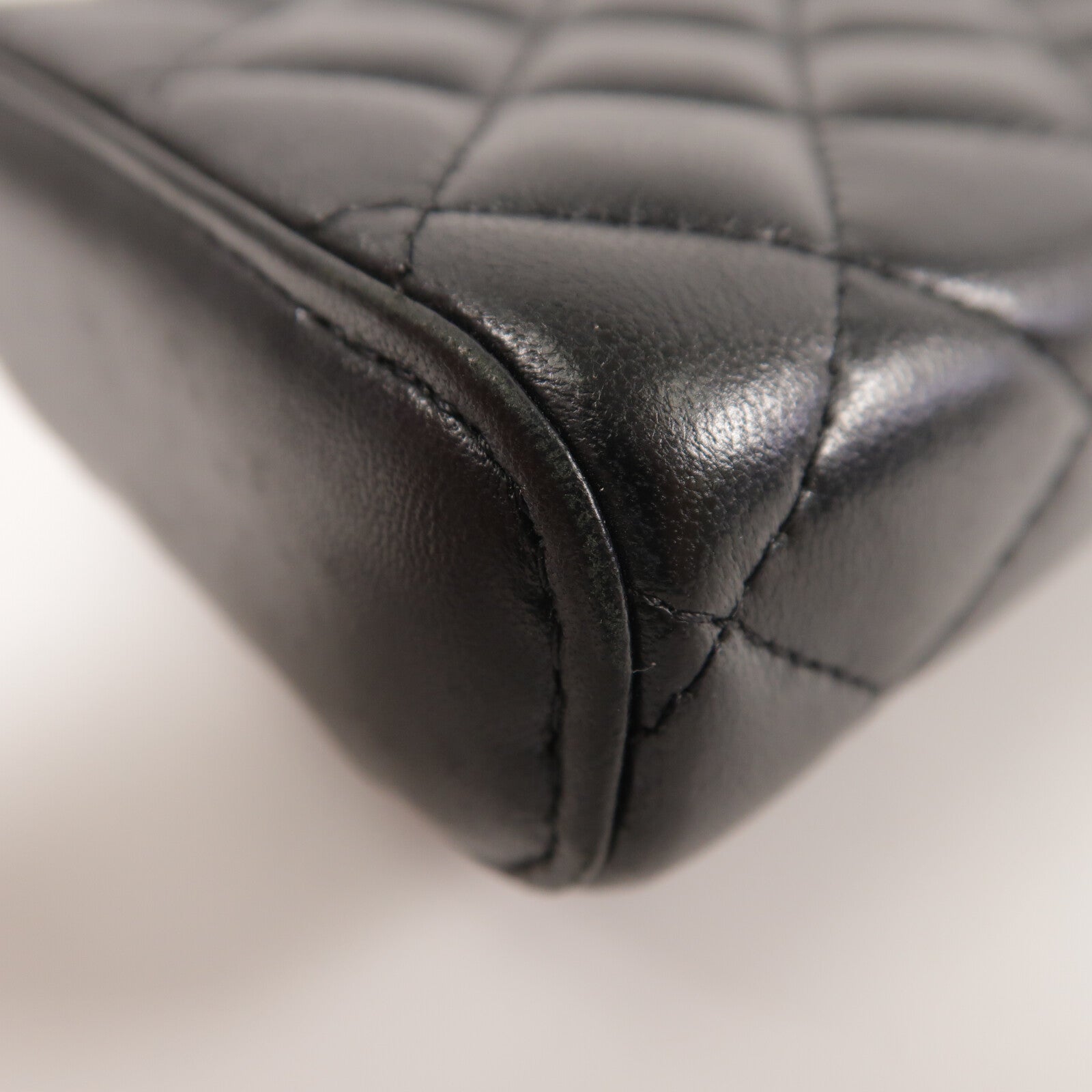 CHANEL 羊皮皮革Phone Case金扣鏈帶肩背袋