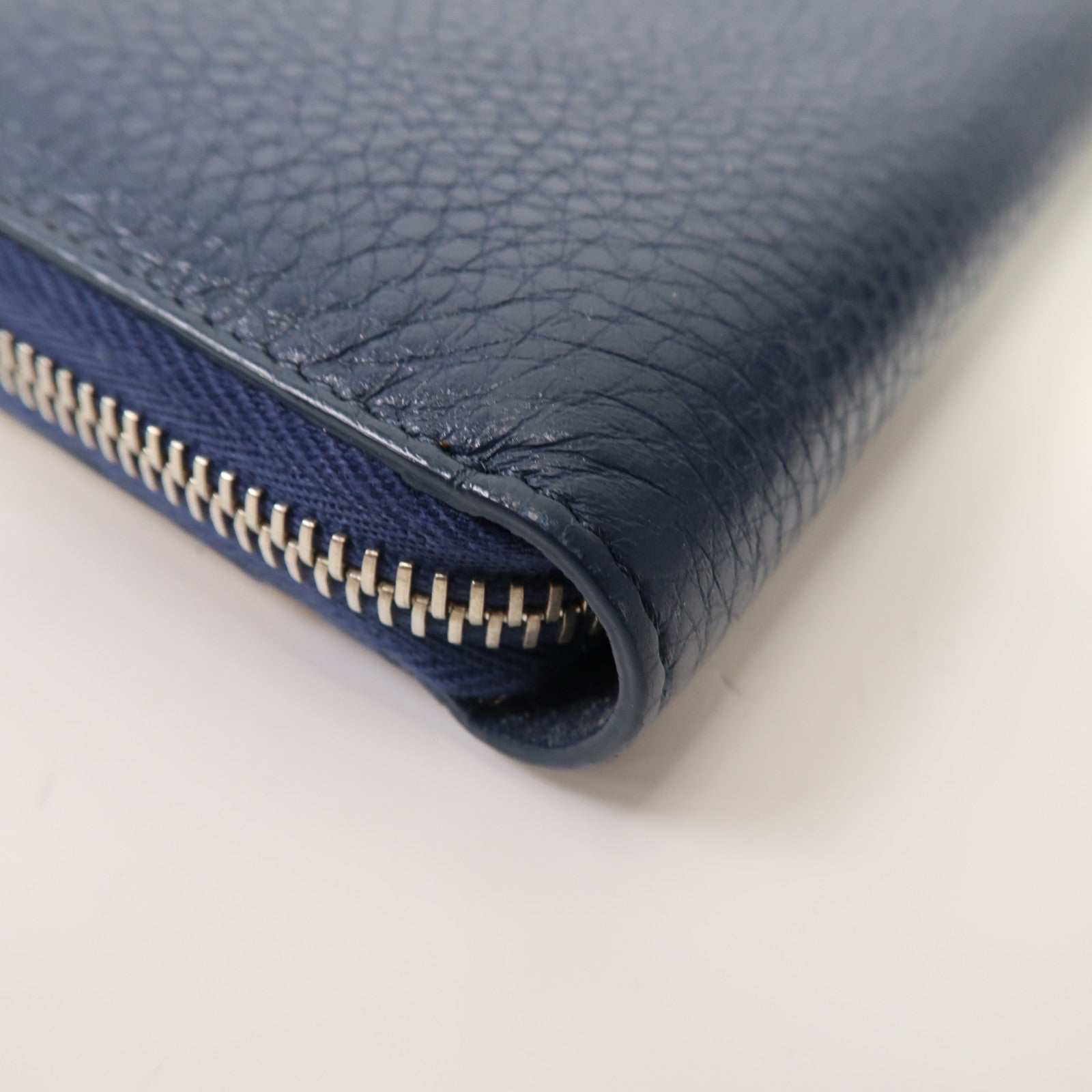FENDI 牛皮皮革Zipper Long Wallet銀扣拉鍊長錢包藍色