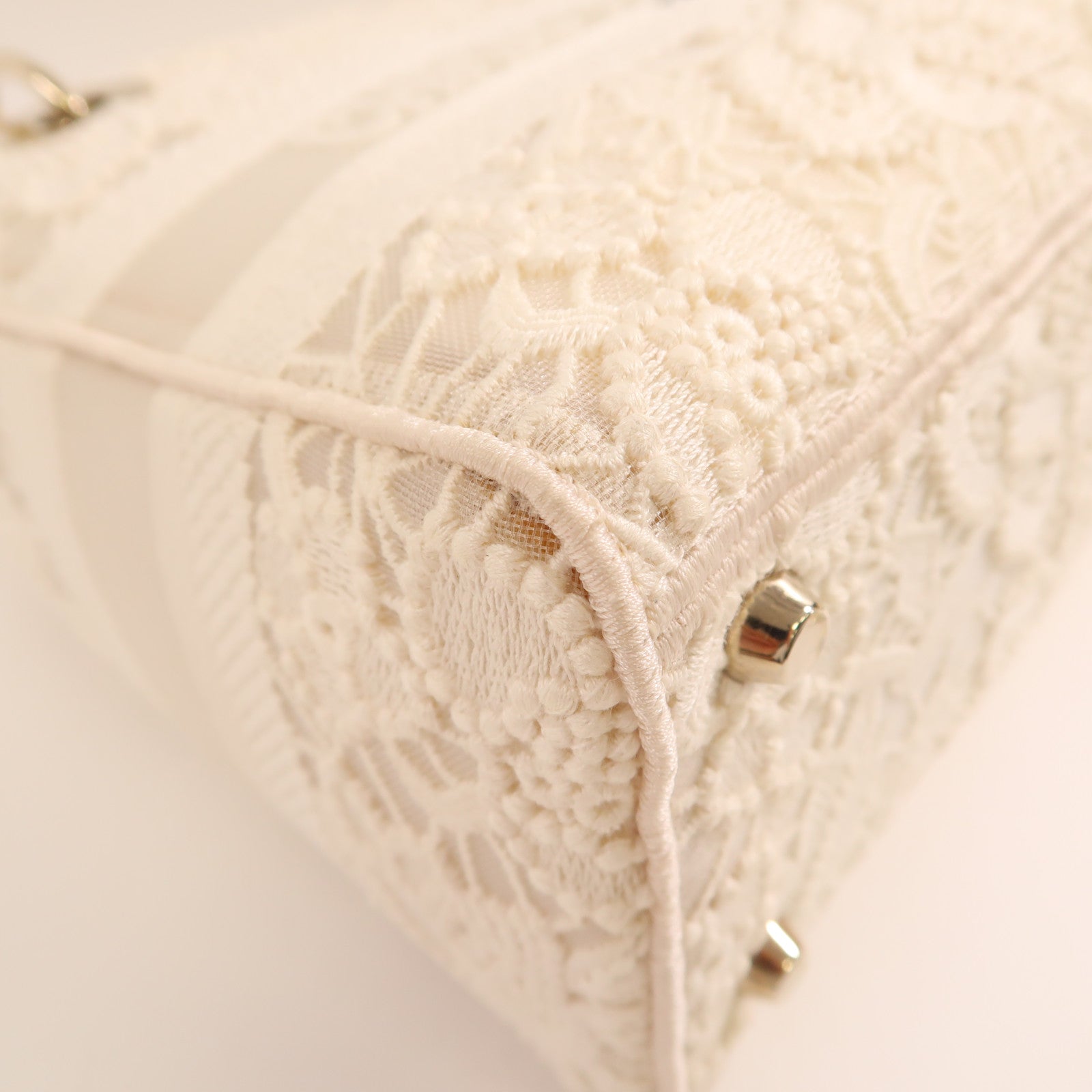 Dior Lace Medium Lady Dior金扣手挽肩背兩用袋