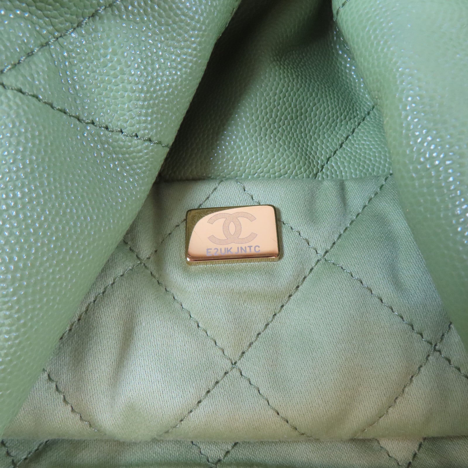 CHANEL 菱格Caviar皮革Chain Shoulder C22金扣鏈帶肩背袋綠色