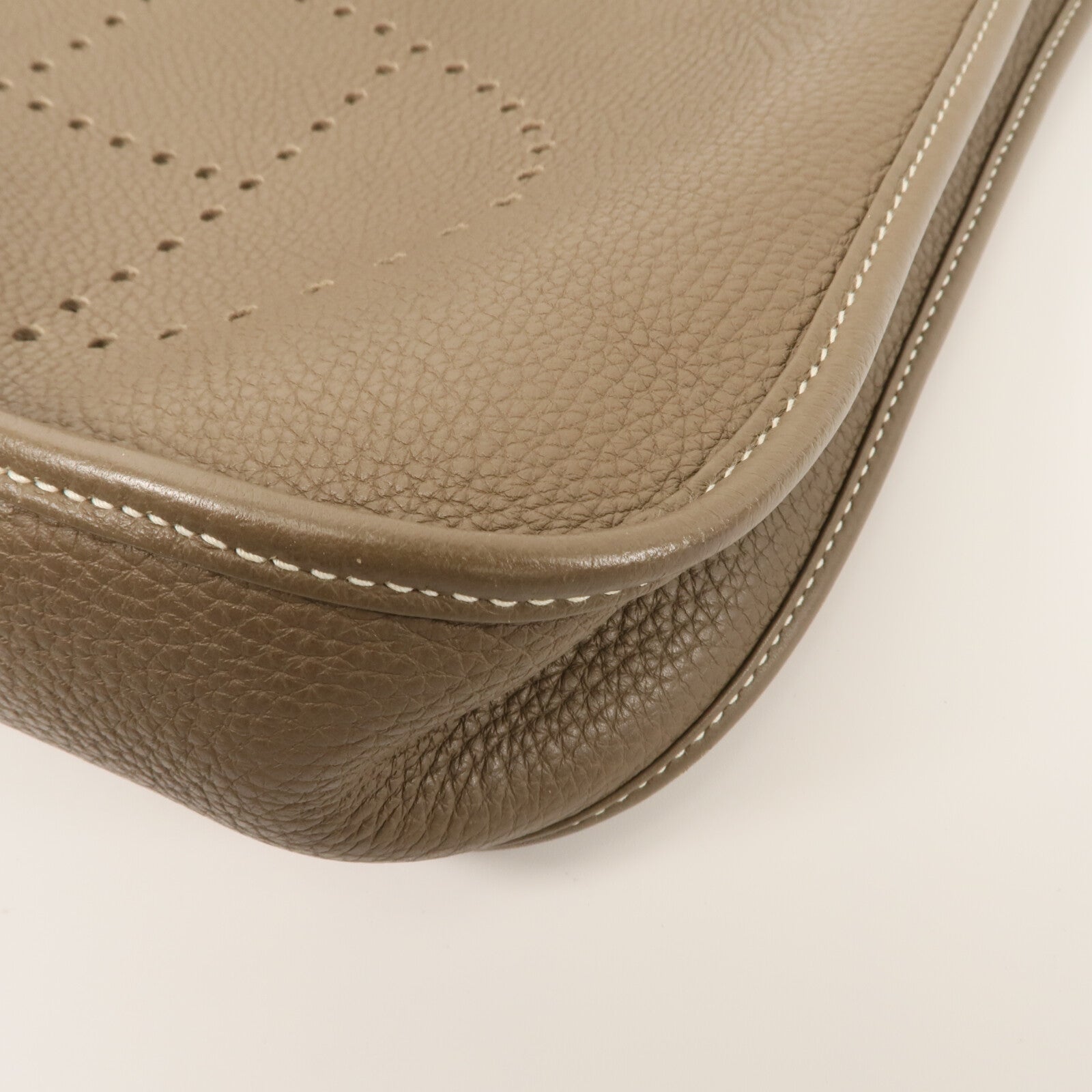 HERMES Clemence皮革Evelyne PM肩背袋Etoupe