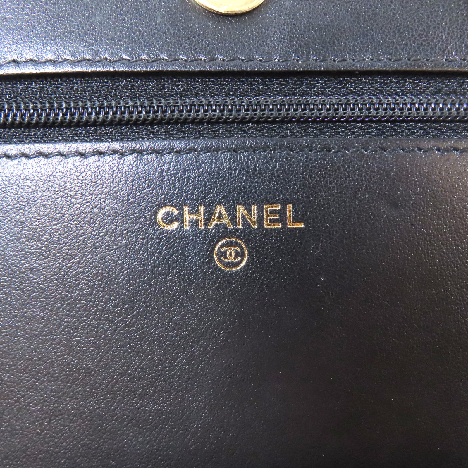 CHANEL 斜紋Caviar皮革Boy WOC金扣鏈帶肩背袋黑色