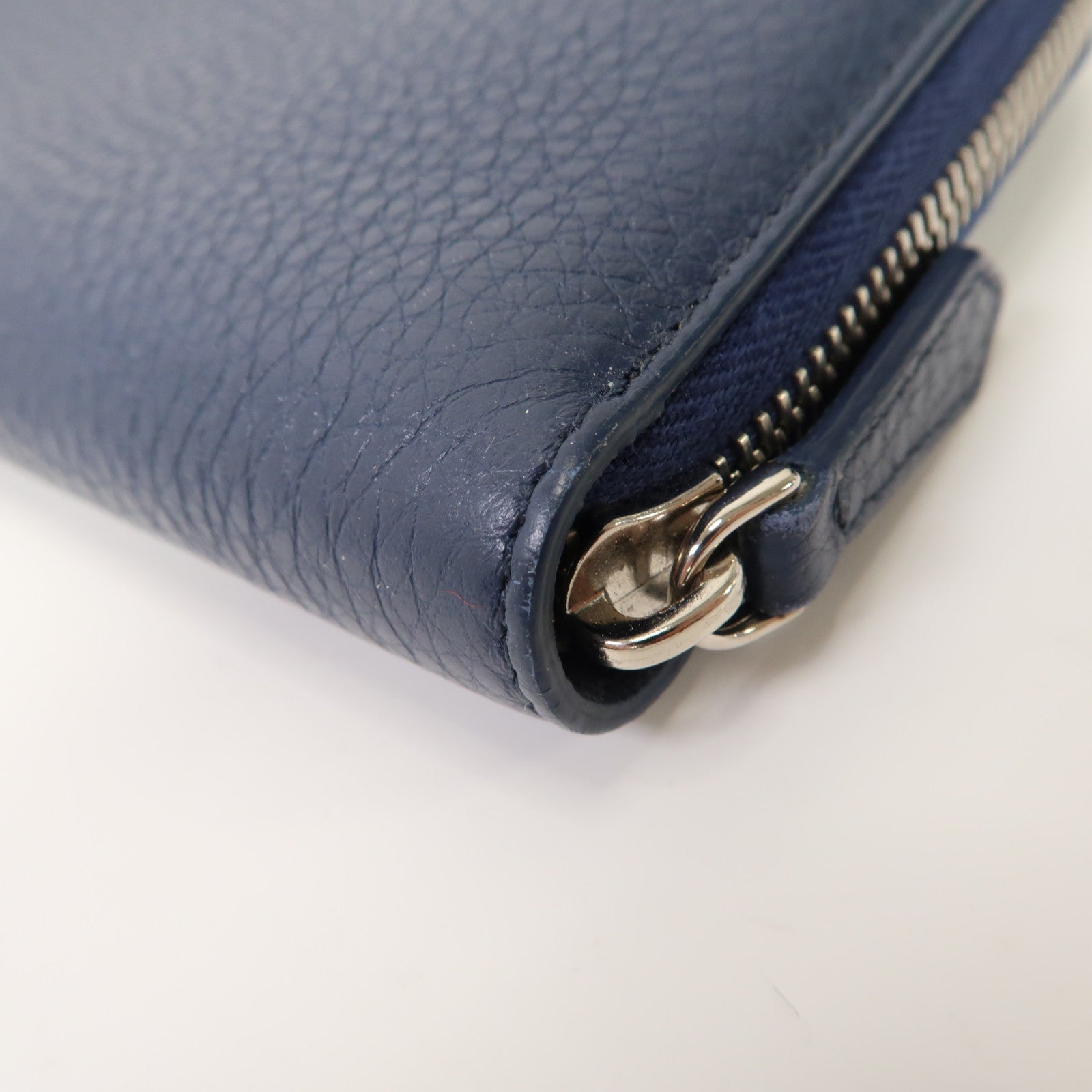 FENDI 牛皮皮革Zipper Long Wallet銀扣拉鍊長錢包藍色