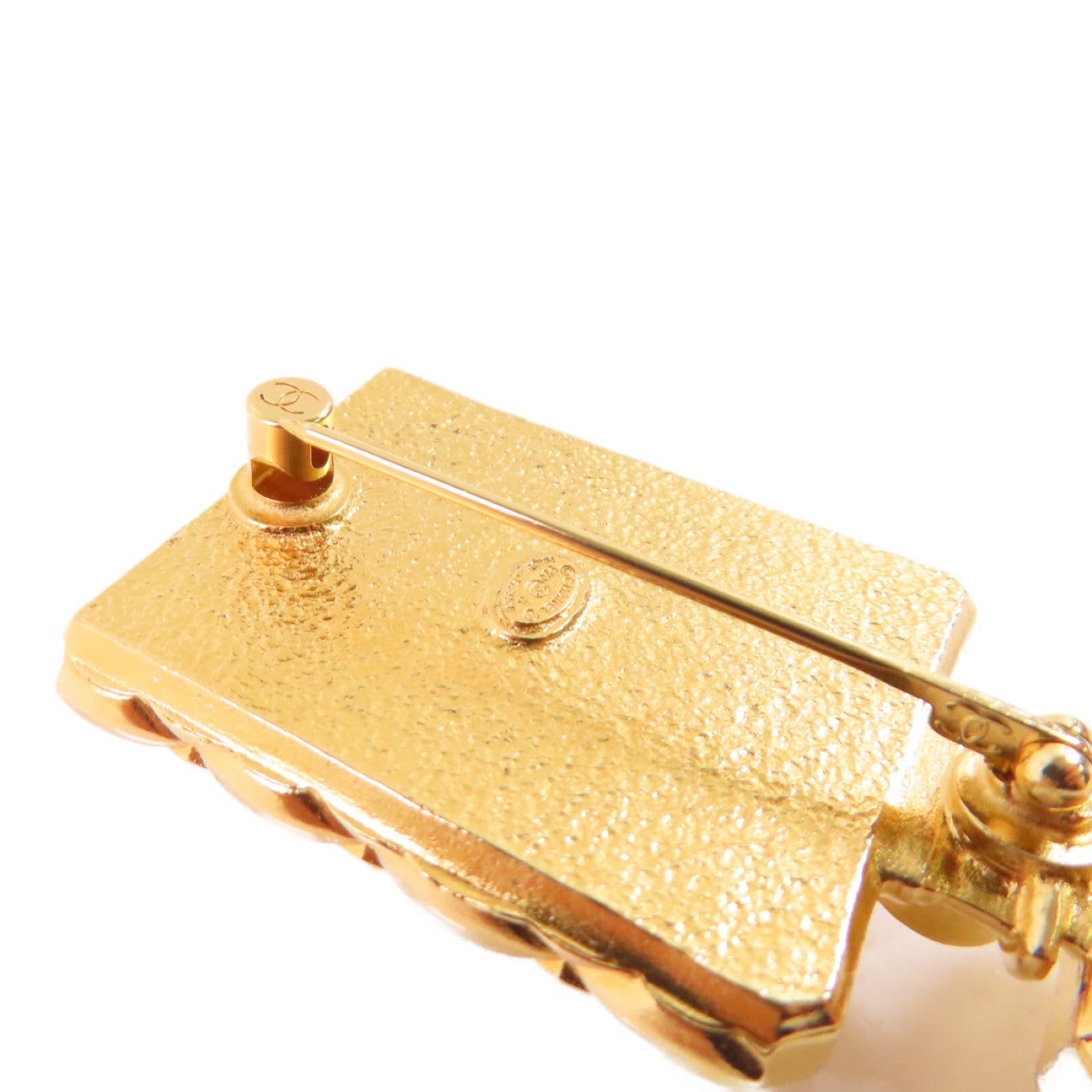 CHANEL 金屬/仿珍珠Coco Chanel Brooch金扣胸針金色