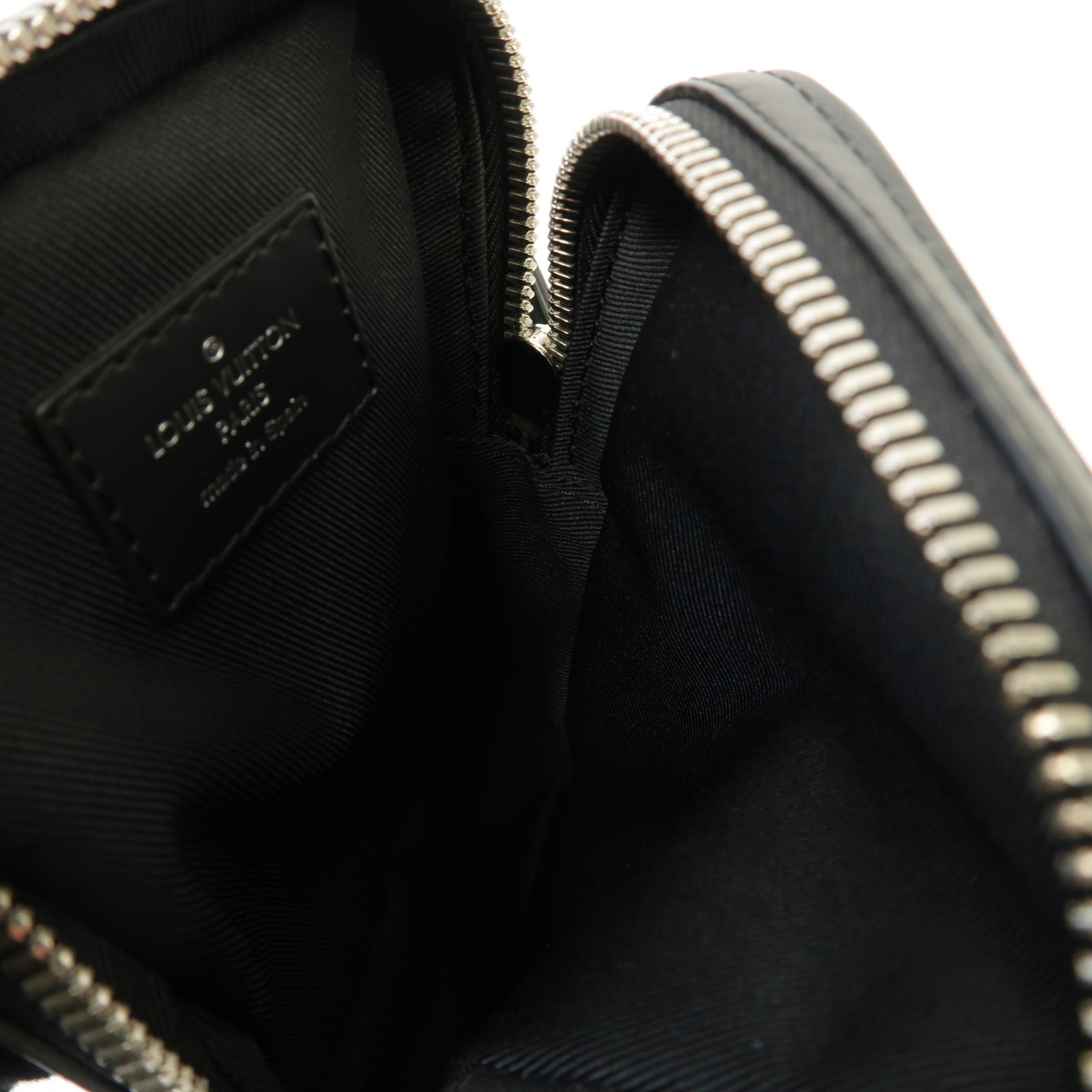 LOUIS VUITTON 【激減優惠】Epi Danube PM銀扣肩背袋黑色