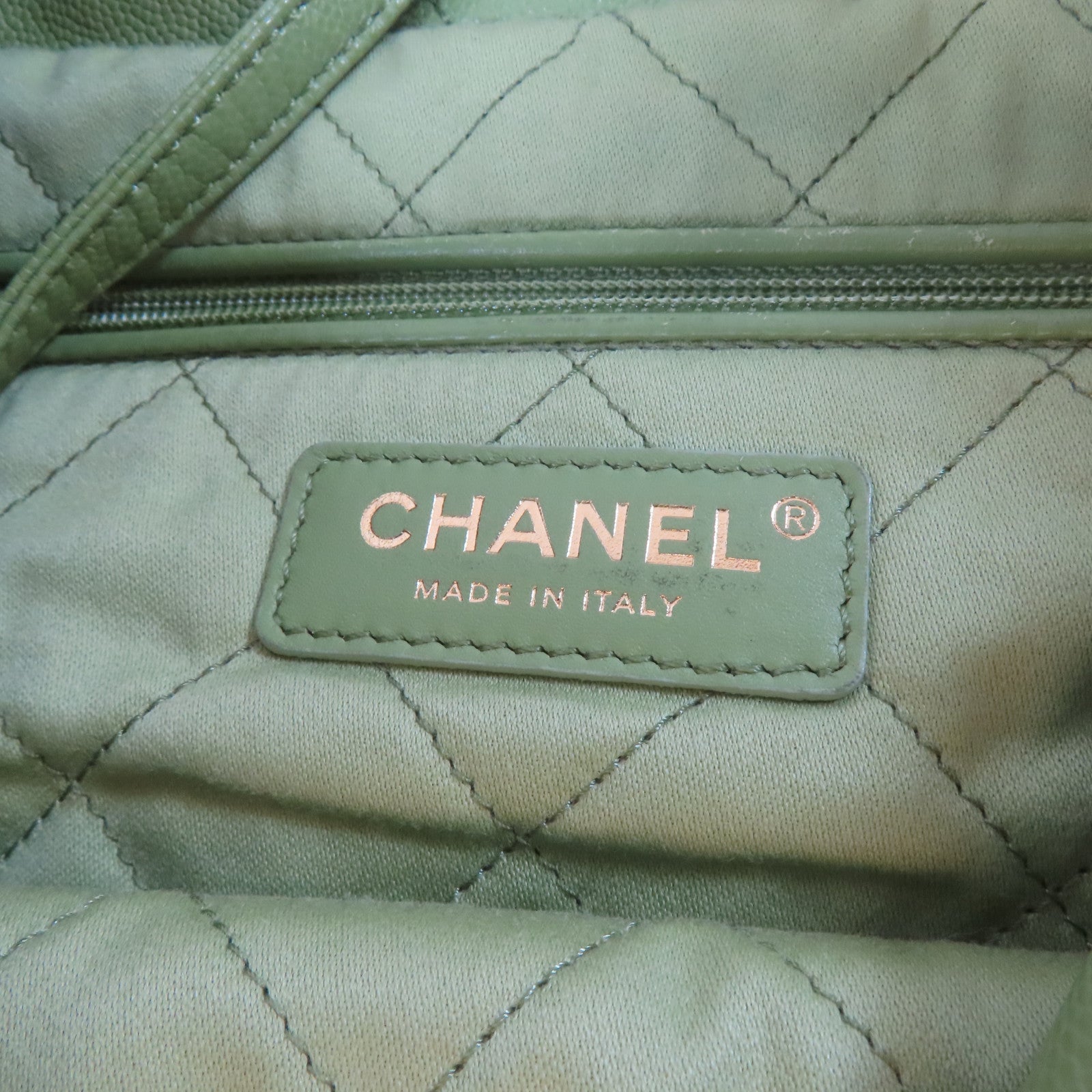 CHANEL 菱格Caviar皮革Chain Shoulder C22金扣鏈帶肩背袋綠色