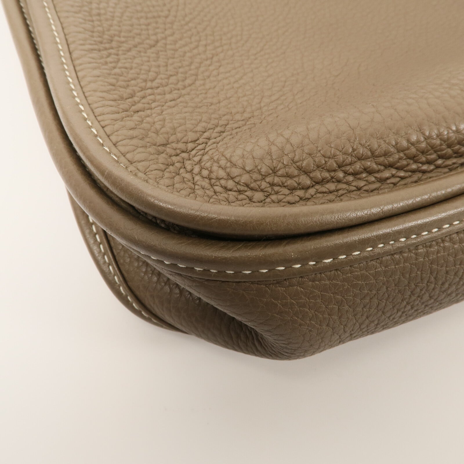 HERMES Clemence皮革Evelyne PM肩背袋Etoupe