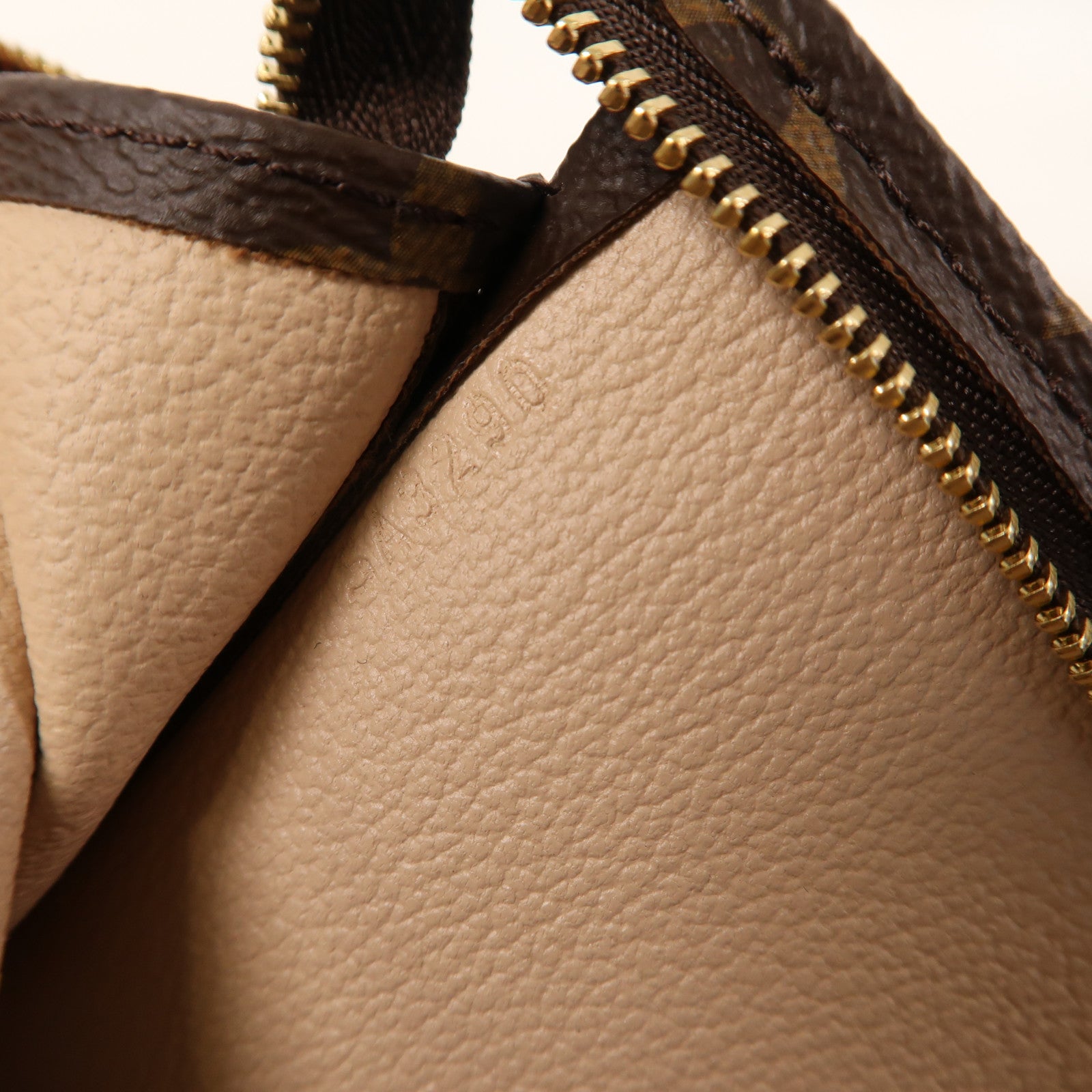 LOUIS VUITTON Monogram Pouch金扣手拿包啡色