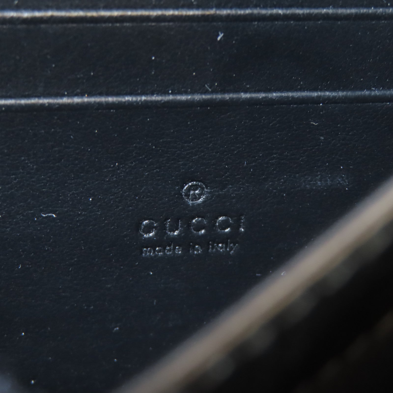 GUCCI 牛皮皮革GG Marmont金扣鏈帶肩背袋黑色