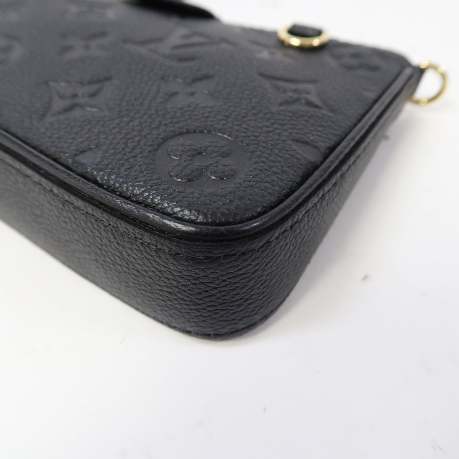 LOUIS VUITTON 【激減優惠】Monogram Empreinte Easy Pouch On Strap金扣肩背袋黑色