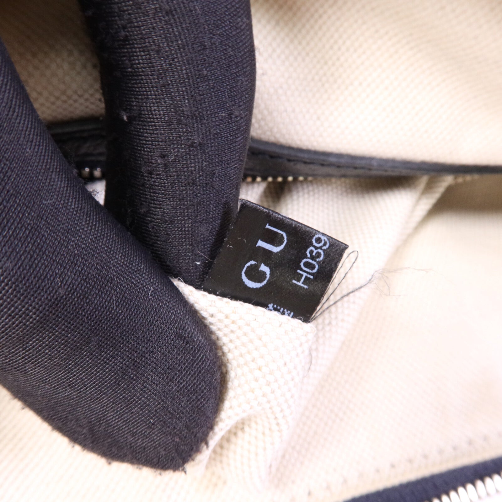 GUCCI 塗層帆布Ophidia GG銀扣肩背袋