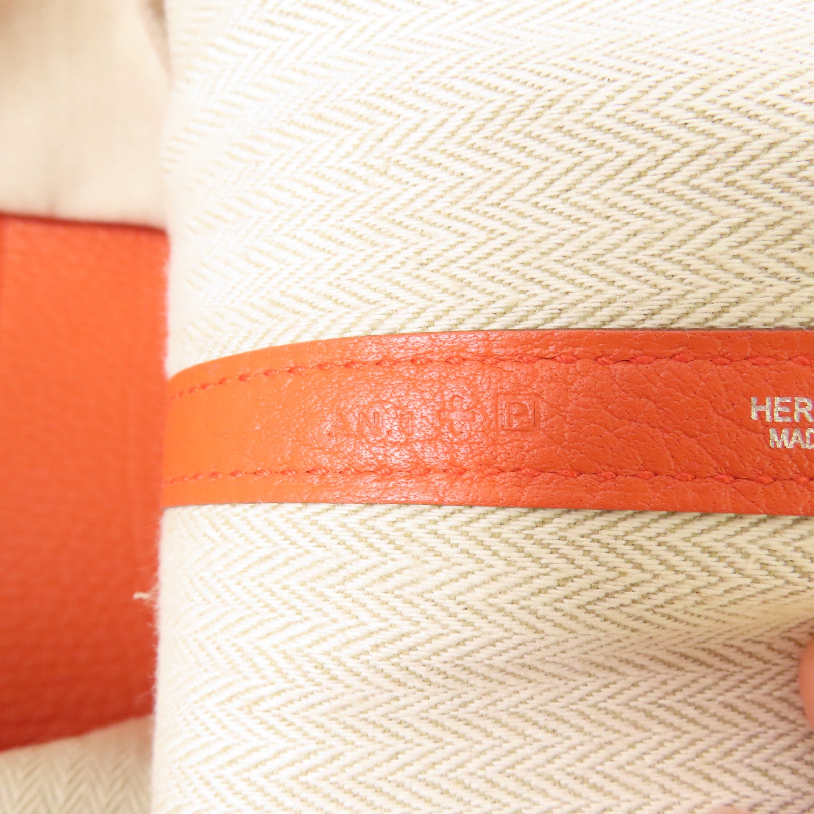 HERMES 【激減優惠】Negonda皮革Garden Party PM銀扣手挽袋