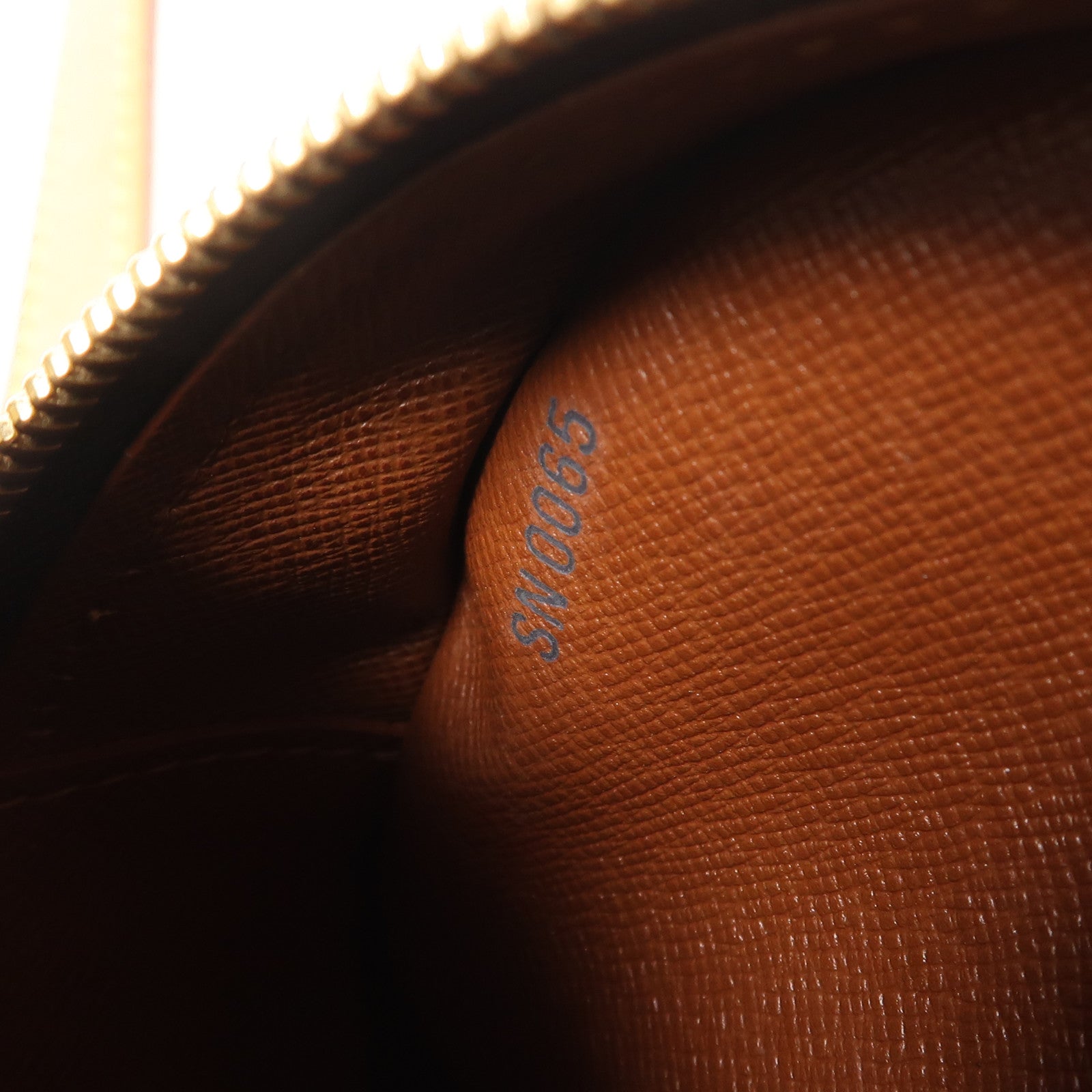LOUIS VUITTON Monogram Blois金扣肩背袋