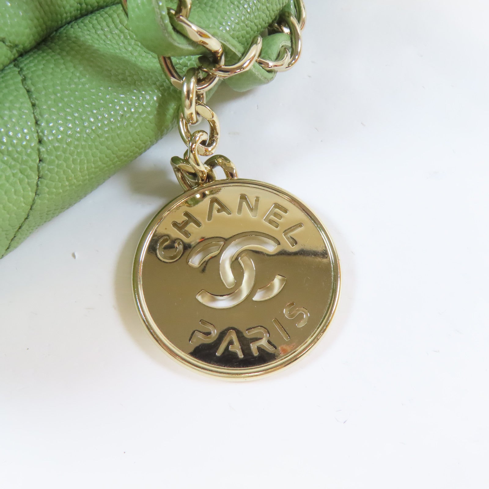 CHANEL 菱格Caviar皮革Chain Shoulder C22金扣鏈帶肩背袋綠色