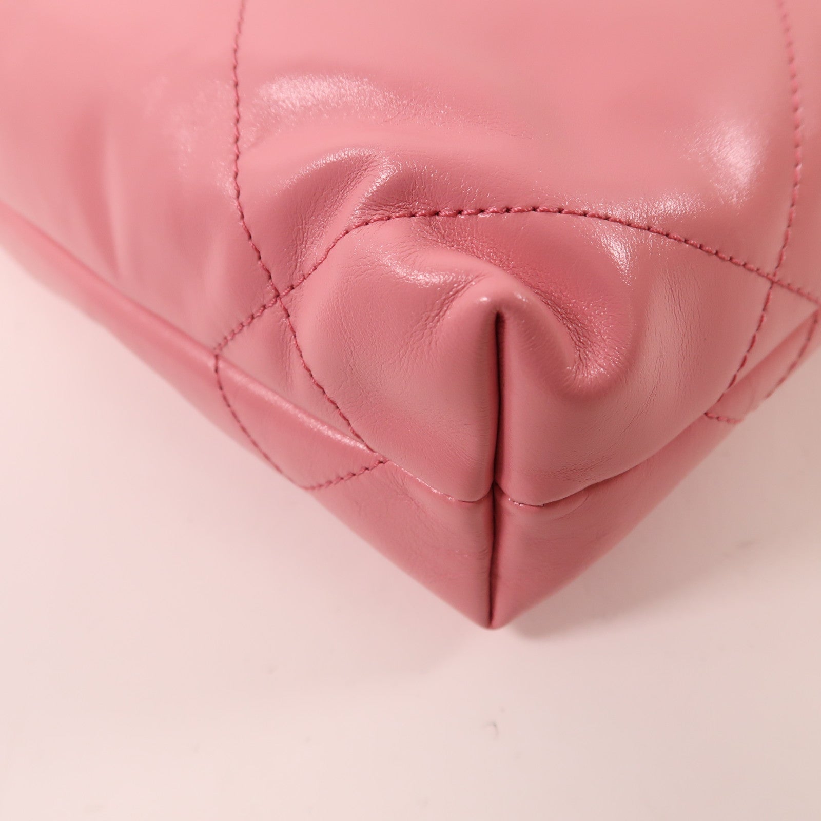 CHANEL【激減優惠】 牛皮皮革Chanel 22 Mini銀扣鏈帶手挽肩背兩用袋
