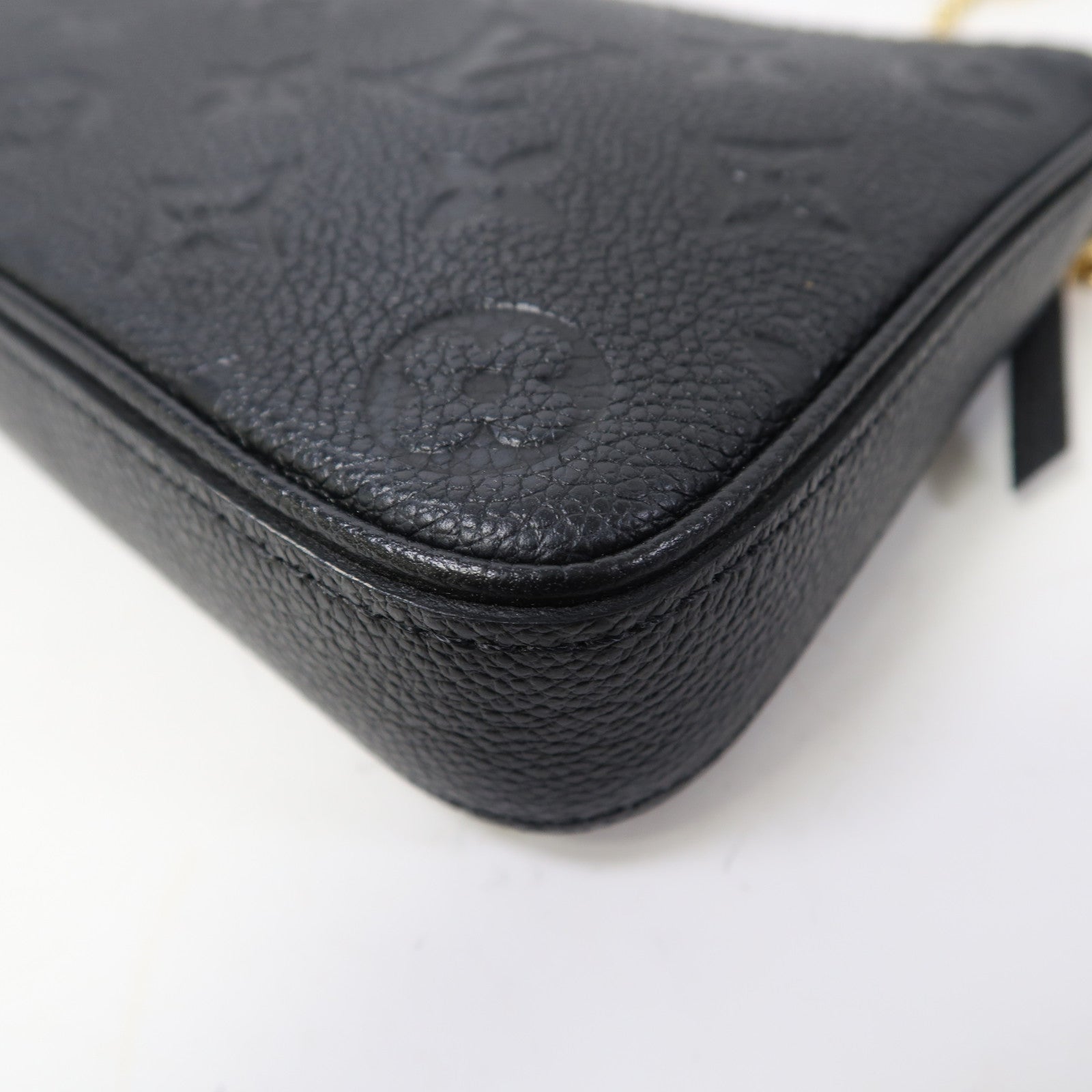 LOUIS VUITTON 【激減優惠】Monogram Empreinte Easy Pouch On Strap金扣肩背袋黑色