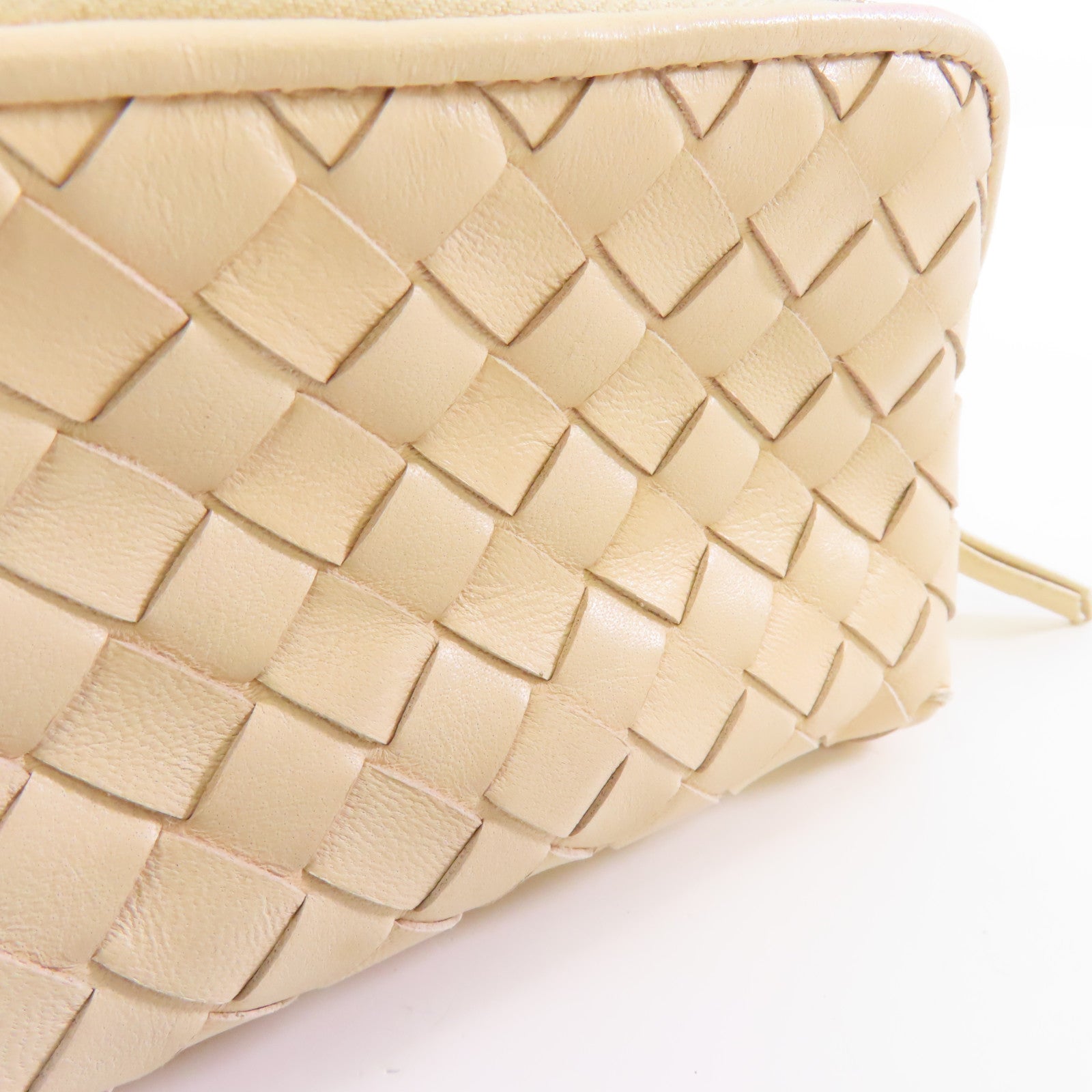 BOTTEGA VENETA 織紋皮革Clutch Bag金扣手拿包米色