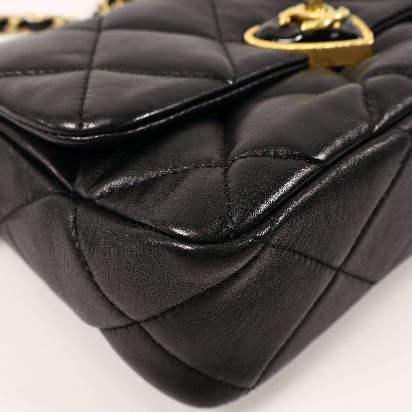 CHANEL 羊皮皮革CC Heart Flap Bag鏈帶肩背袋