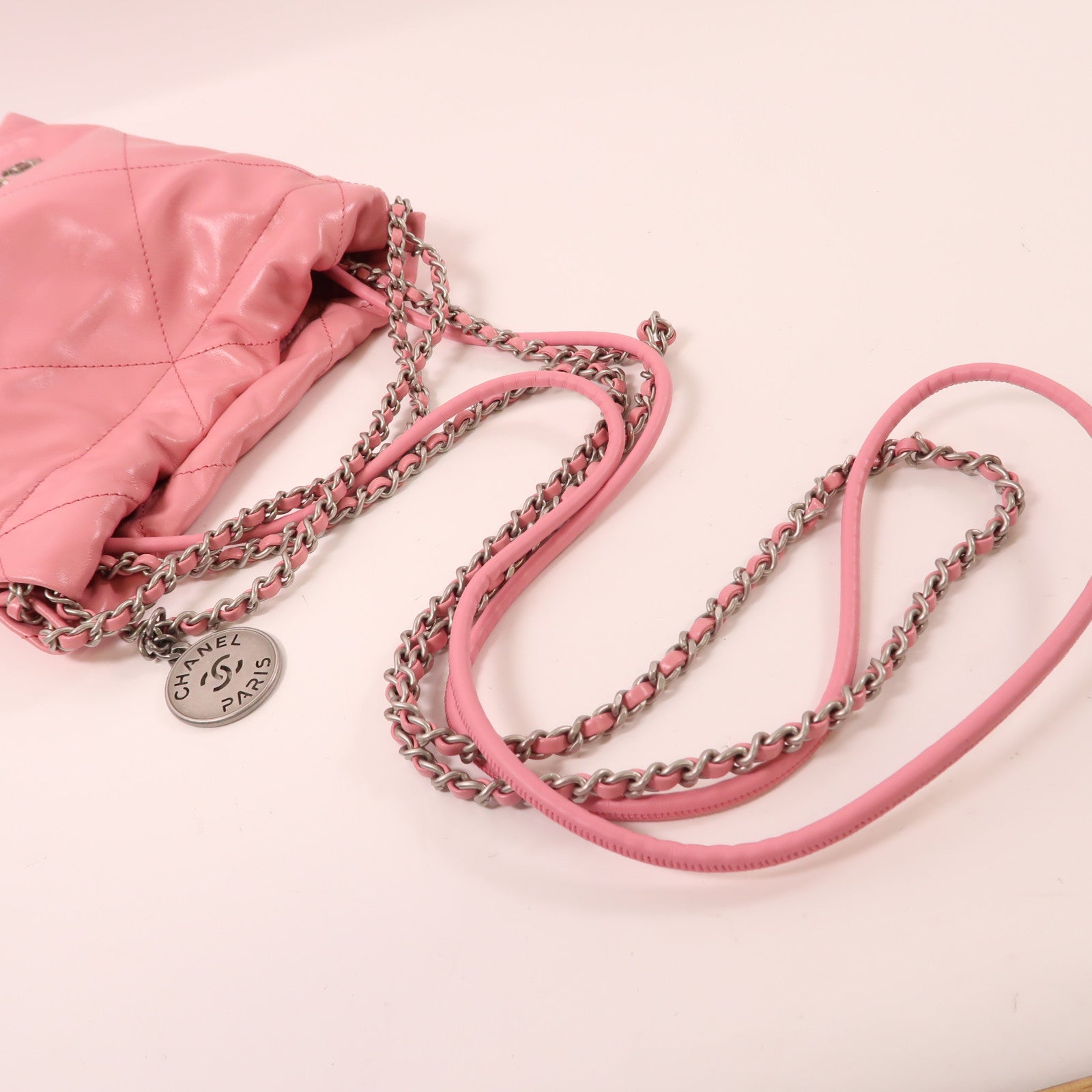 CHANEL【激減優惠】 牛皮皮革Chanel 22 Mini銀扣鏈帶手挽肩背兩用袋