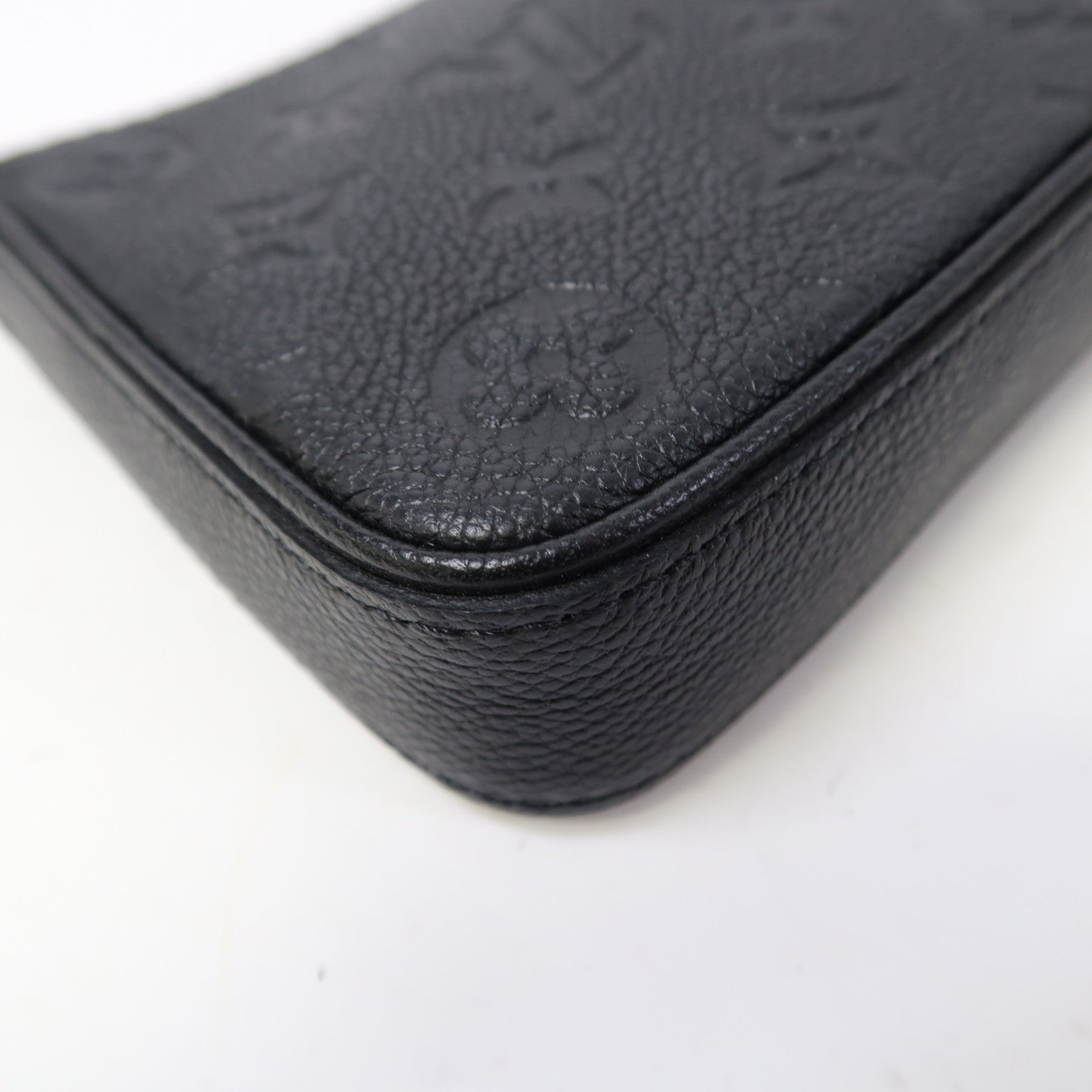 LOUIS VUITTON 【激減優惠】Monogram Empreinte Easy Pouch On Strap金扣肩背袋黑色