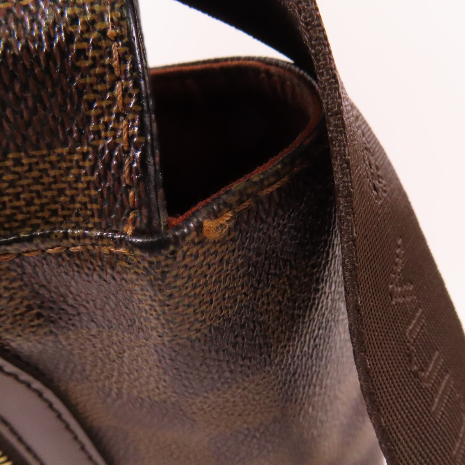 LOUIS VUITTON Damier Bastille金扣肩背袋