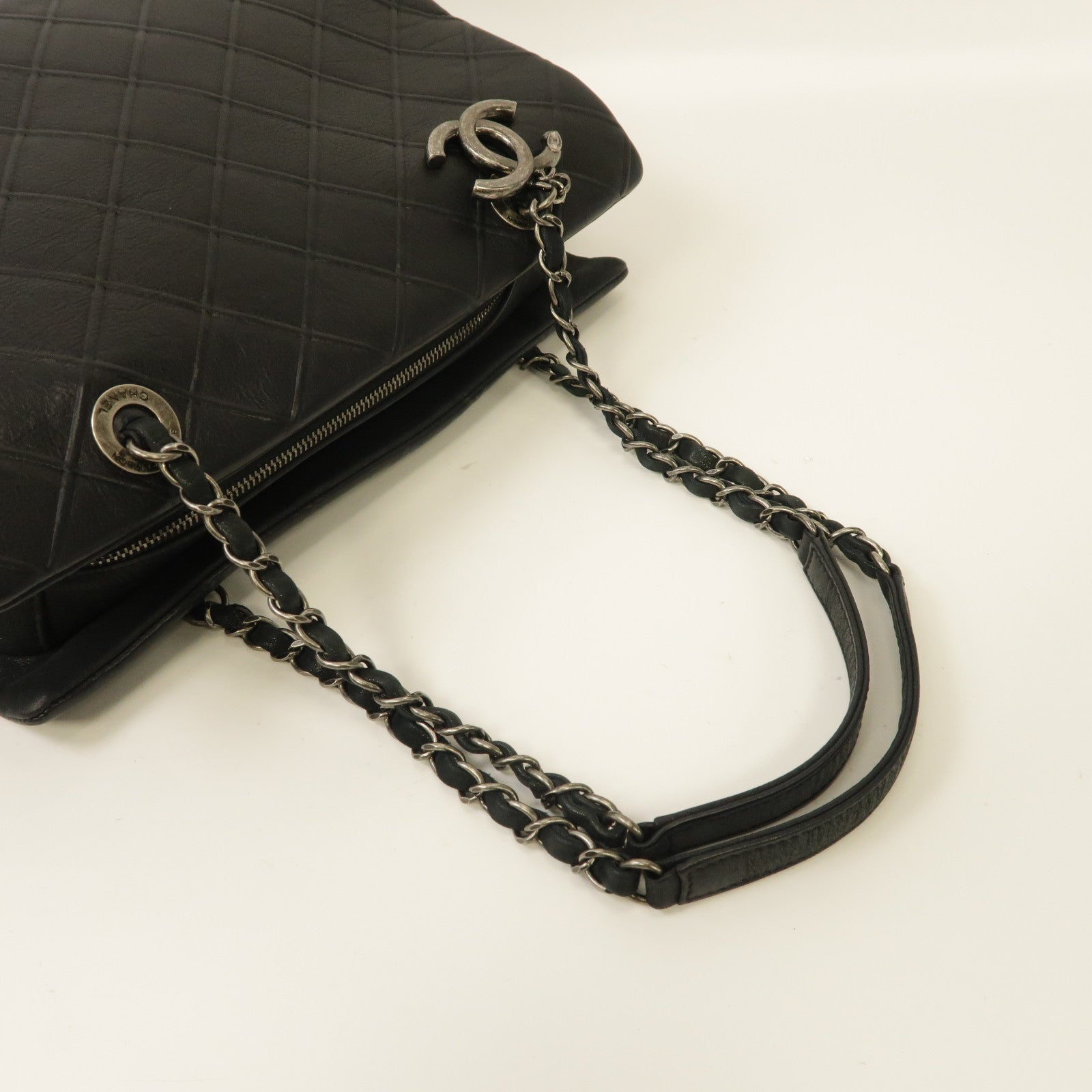 CHANEL 【激減優惠】菱格牛皮皮革Chain Shoulder銀扣肩背袋黑色