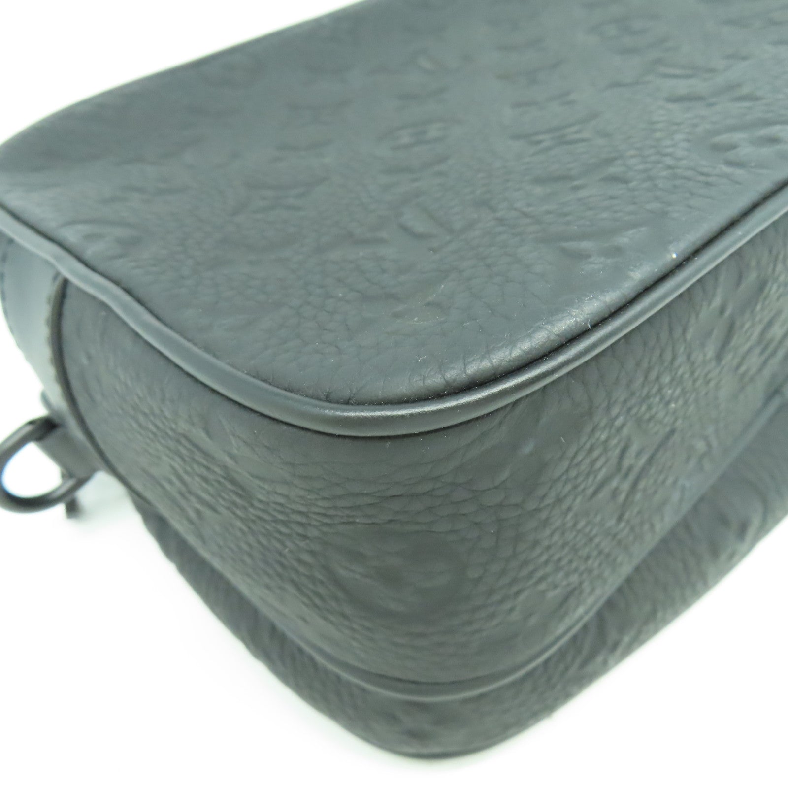 LOUIS VUITTON Monogram Taurillon S Lock Bag黑扣肩背袋黑色