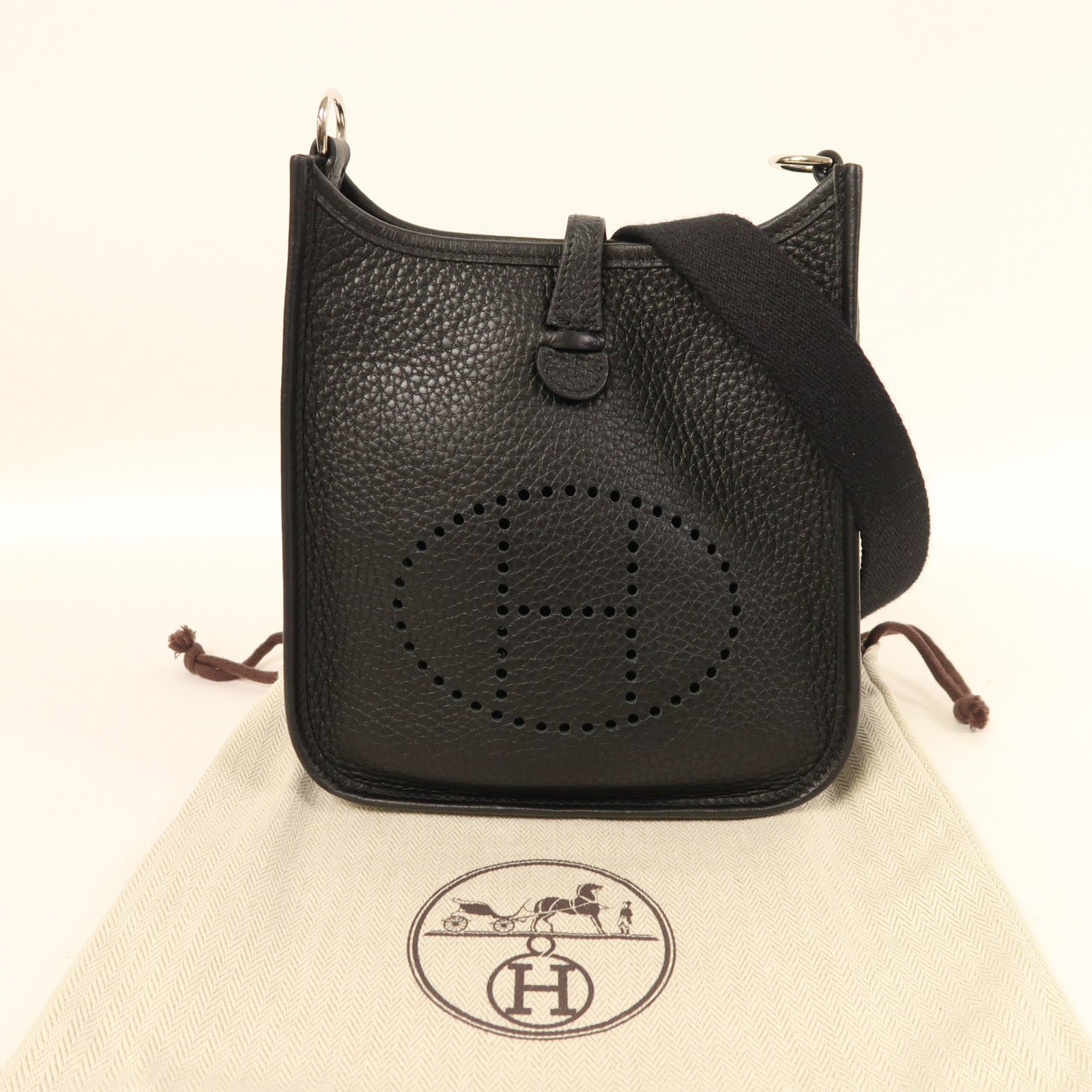 HERMES Clemence皮革Evelyne TPM銀扣肩背袋黑色