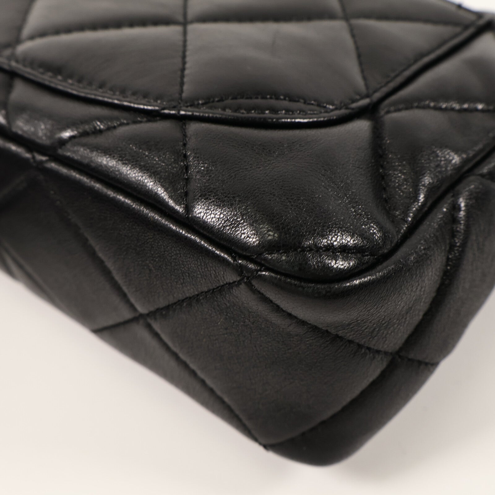 CHANEL 羊皮皮革CC Heart Flap Bag鏈帶肩背袋