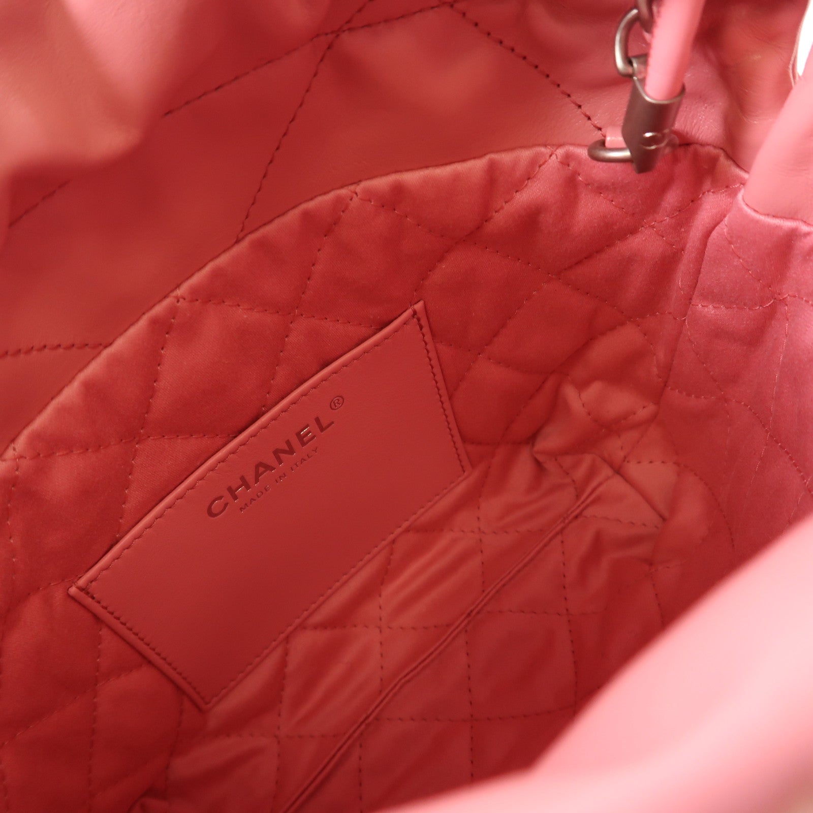 CHANEL【激減優惠】 牛皮皮革Chanel 22 Mini銀扣鏈帶手挽肩背兩用袋