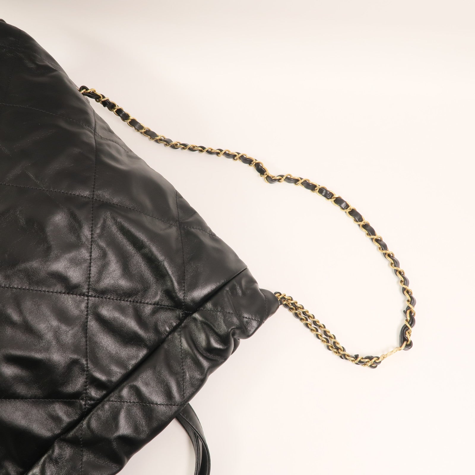 CHANEL 【激減優惠】牛皮皮革Chanel 22 Backpack金扣鏈帶背包