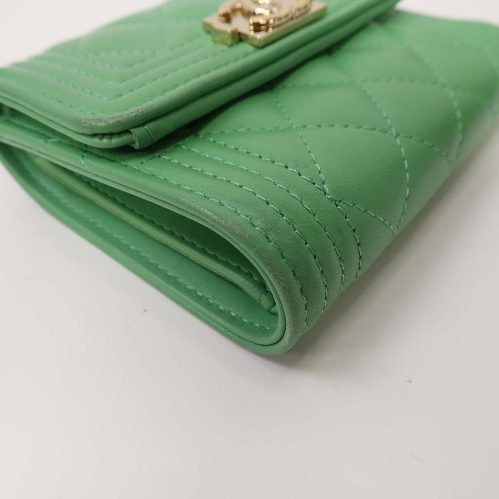 CHANEL 菱格羊皮皮革Boy Chanel Tri-Fold Wallet金扣折疊錢包綠色