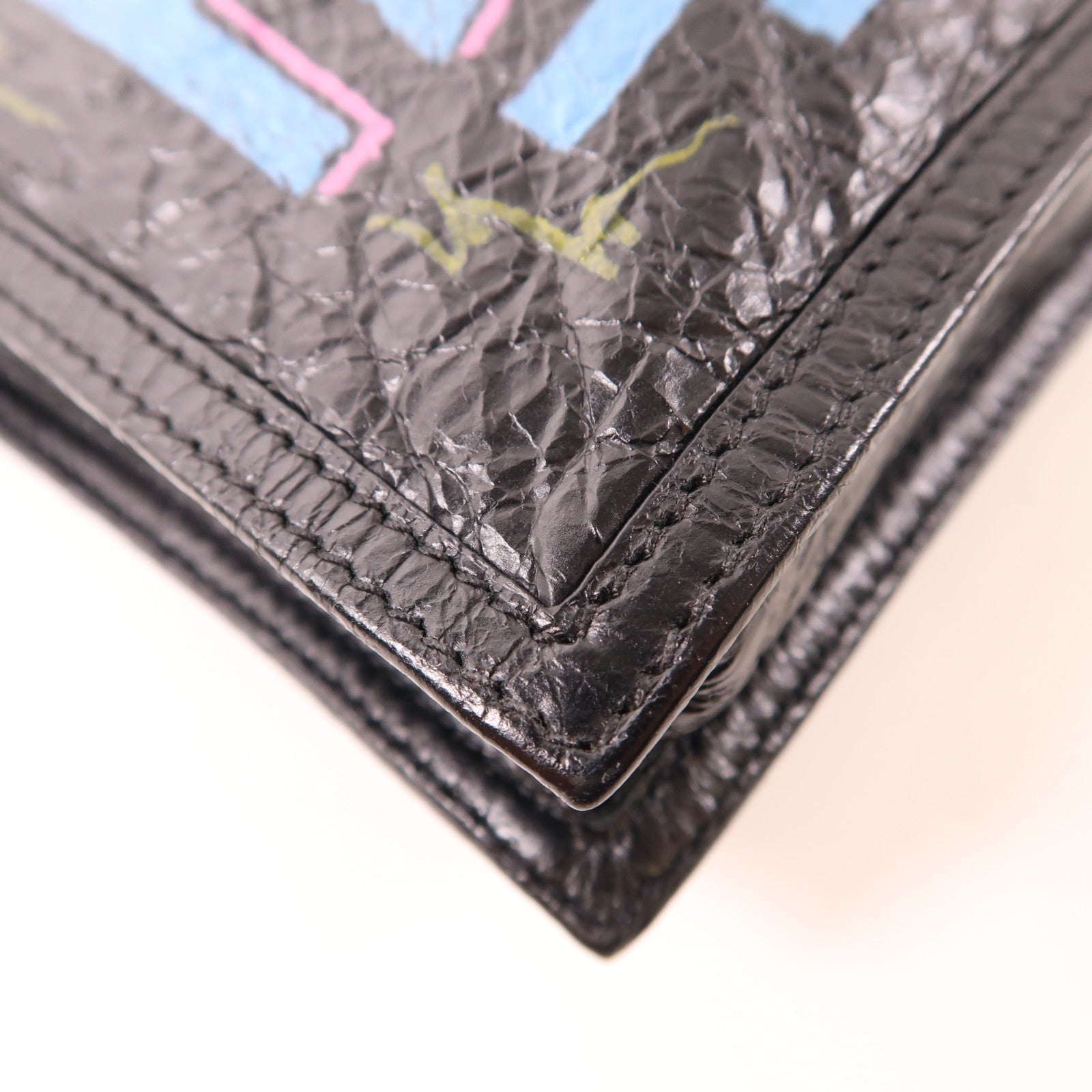 BALENCIAGA 皮革Shoulder Pouch Graffiti肩背袋黑色