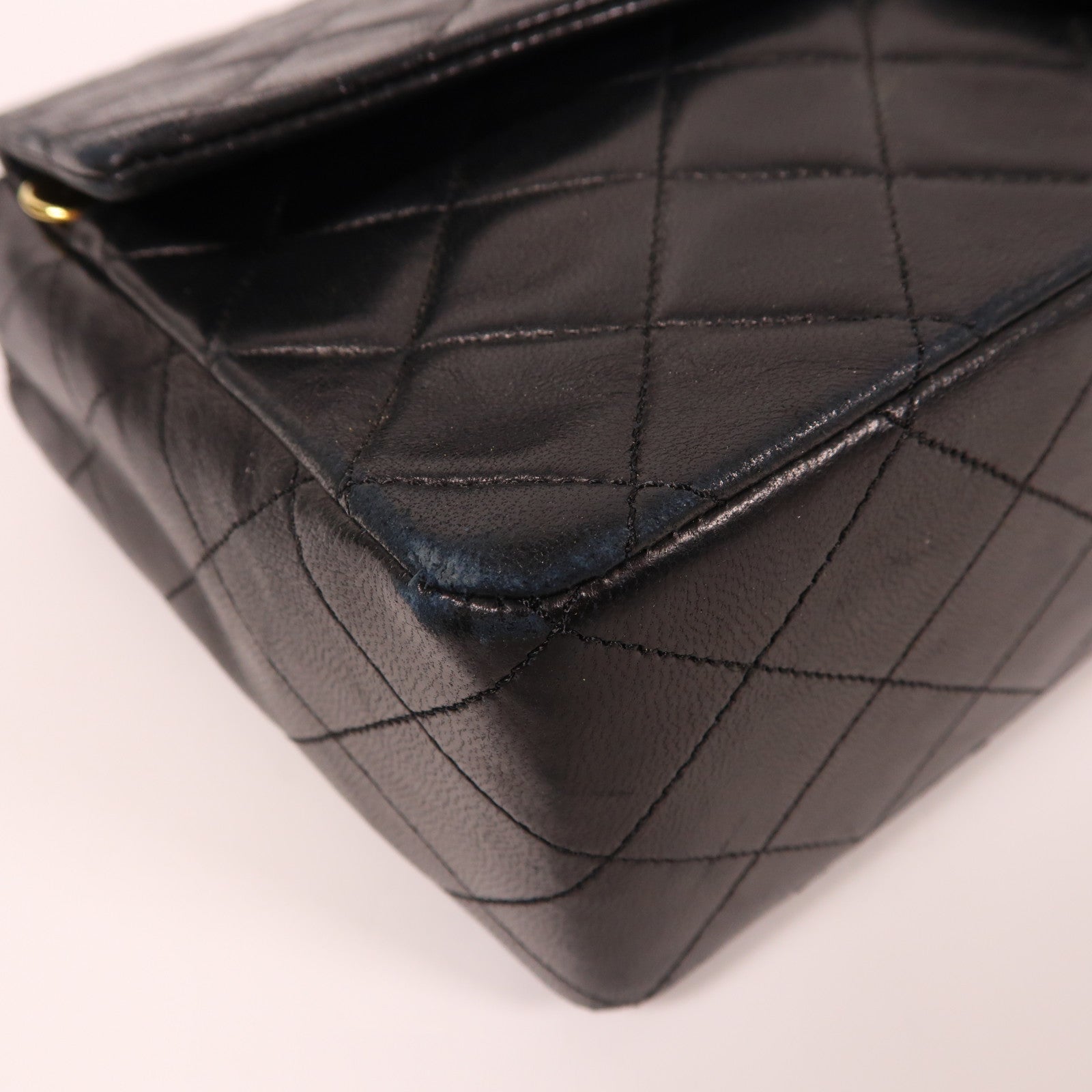 CHANEL 羊皮皮革Chain Shoulder金扣鏈帶肩背袋黑色