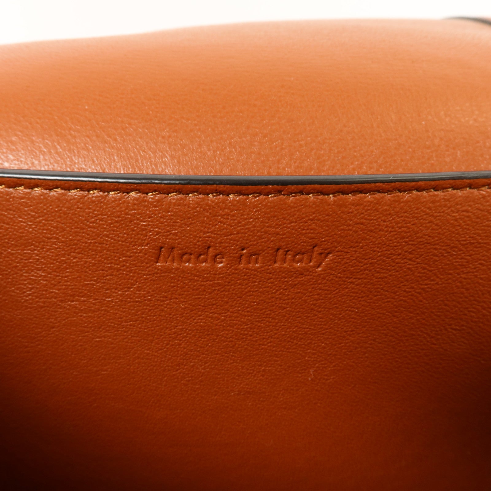 CELINE 牛皮皮革Frame Medium肩背袋
