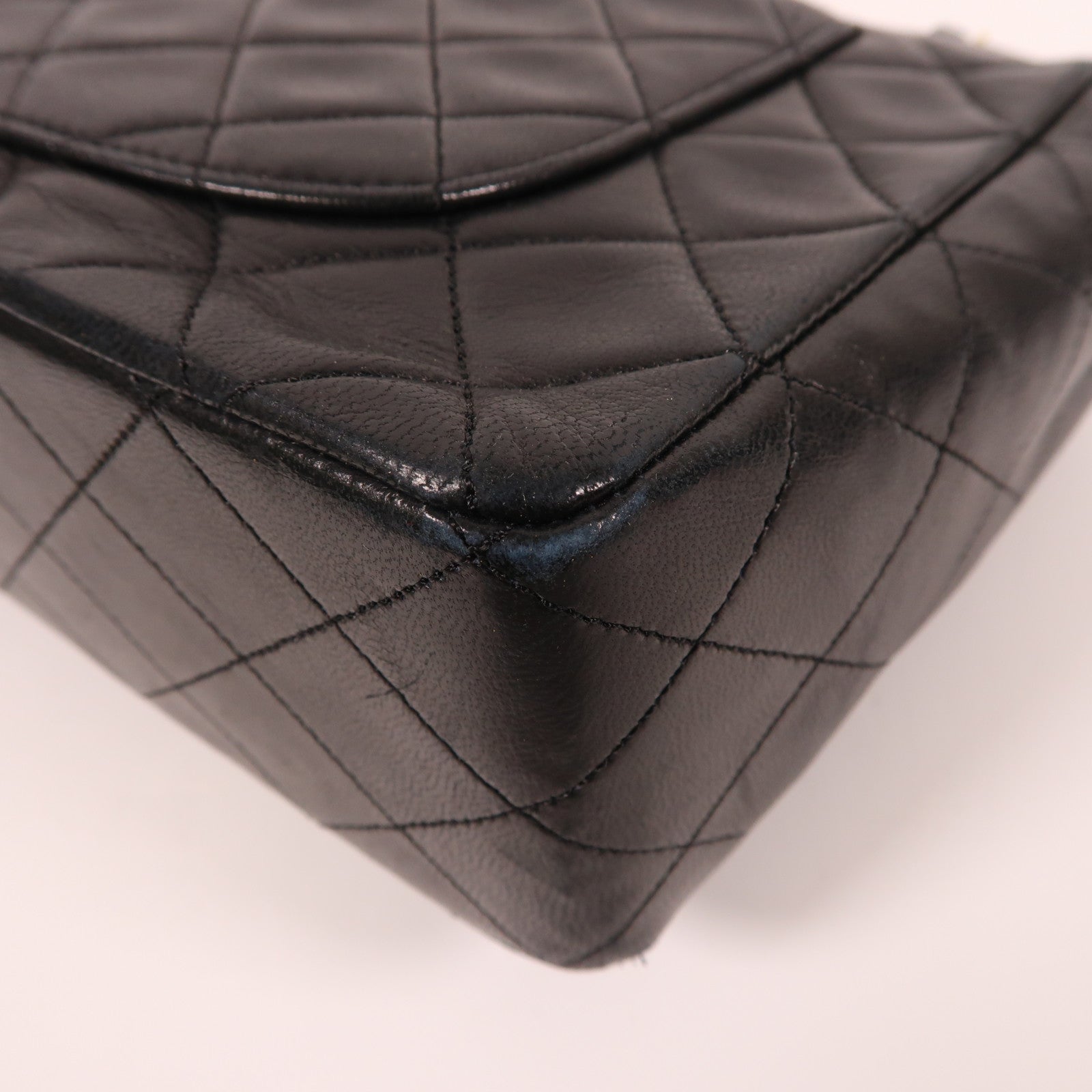 CHANEL 羊皮皮革Chain Shoulder金扣鏈帶肩背袋黑色