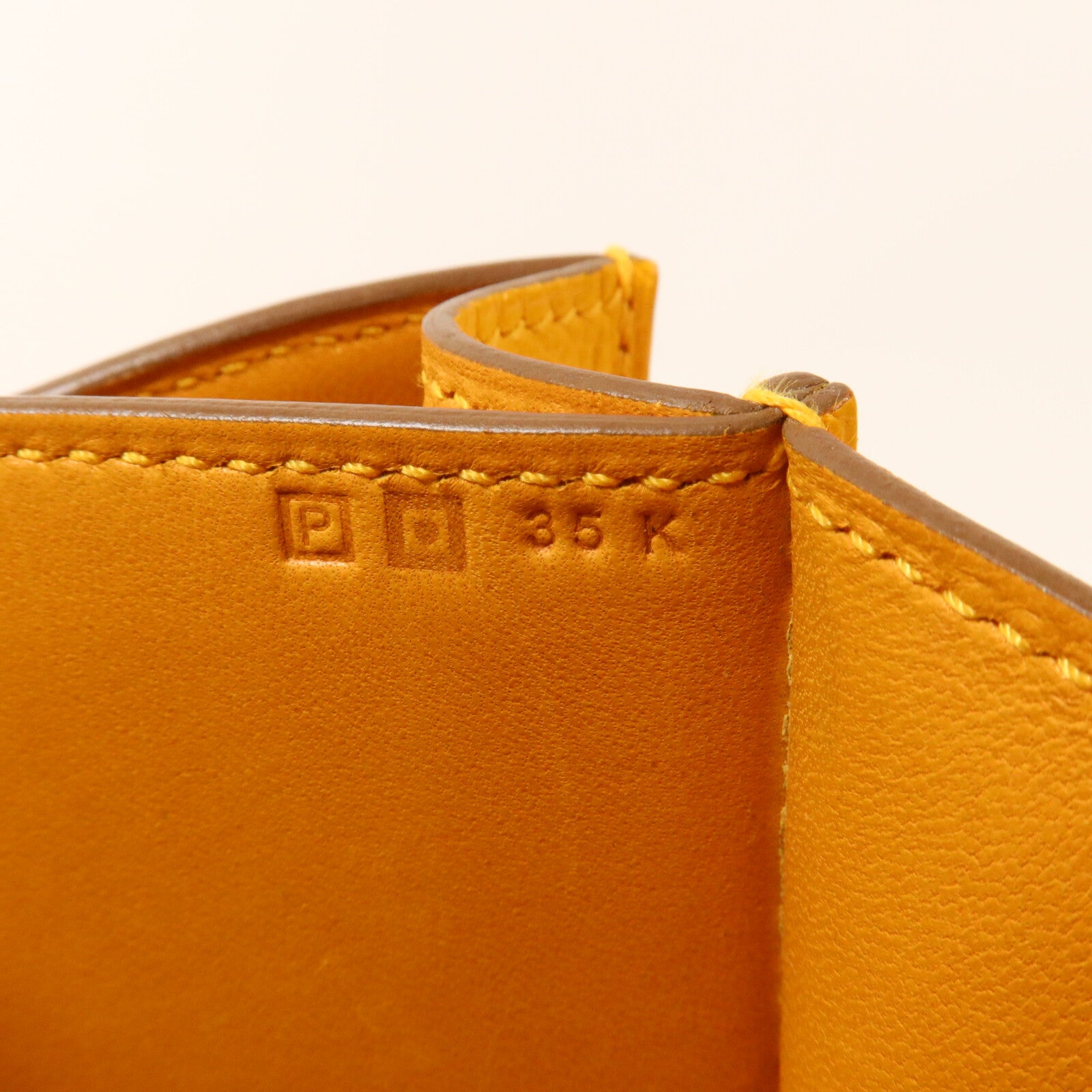 HERMES Epsom皮革Constance 24肩背袋Jaune d'Or