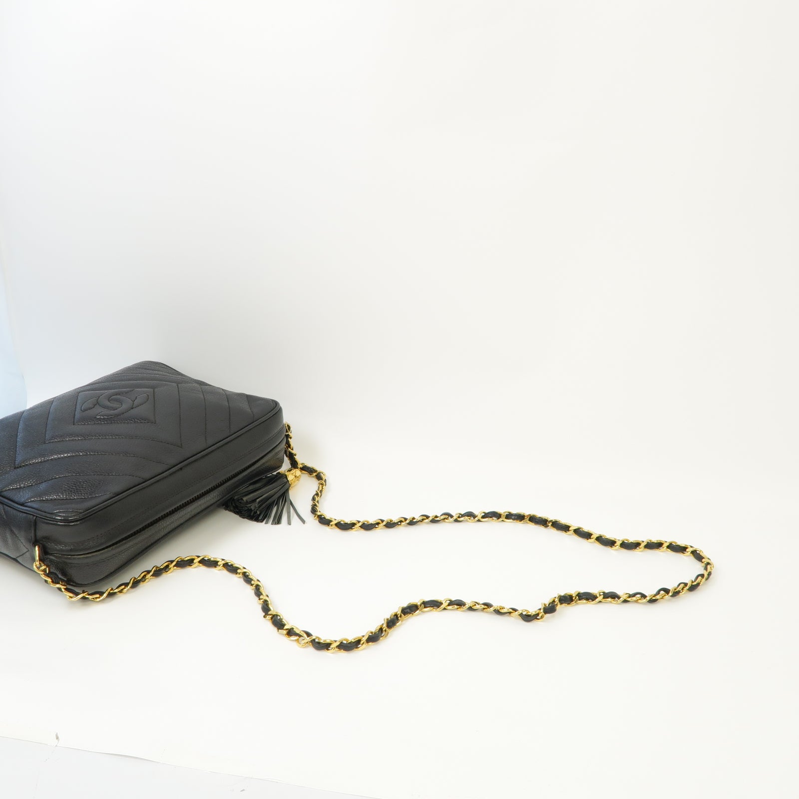CHANEL 【激減優惠】Caviar皮革Vintage Tassel Camera Bag金扣鏈帶肩背袋黑色