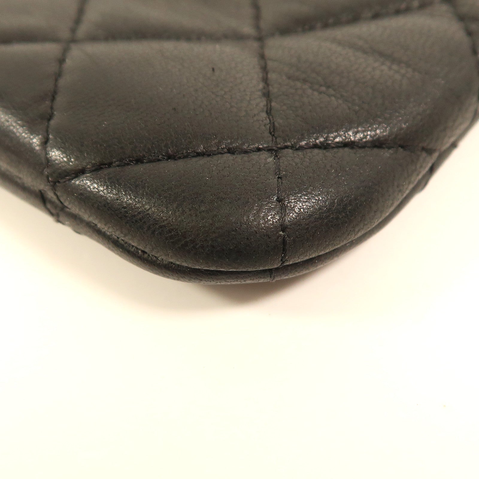 CHANEL 羊皮皮革Pouch金扣手拿包