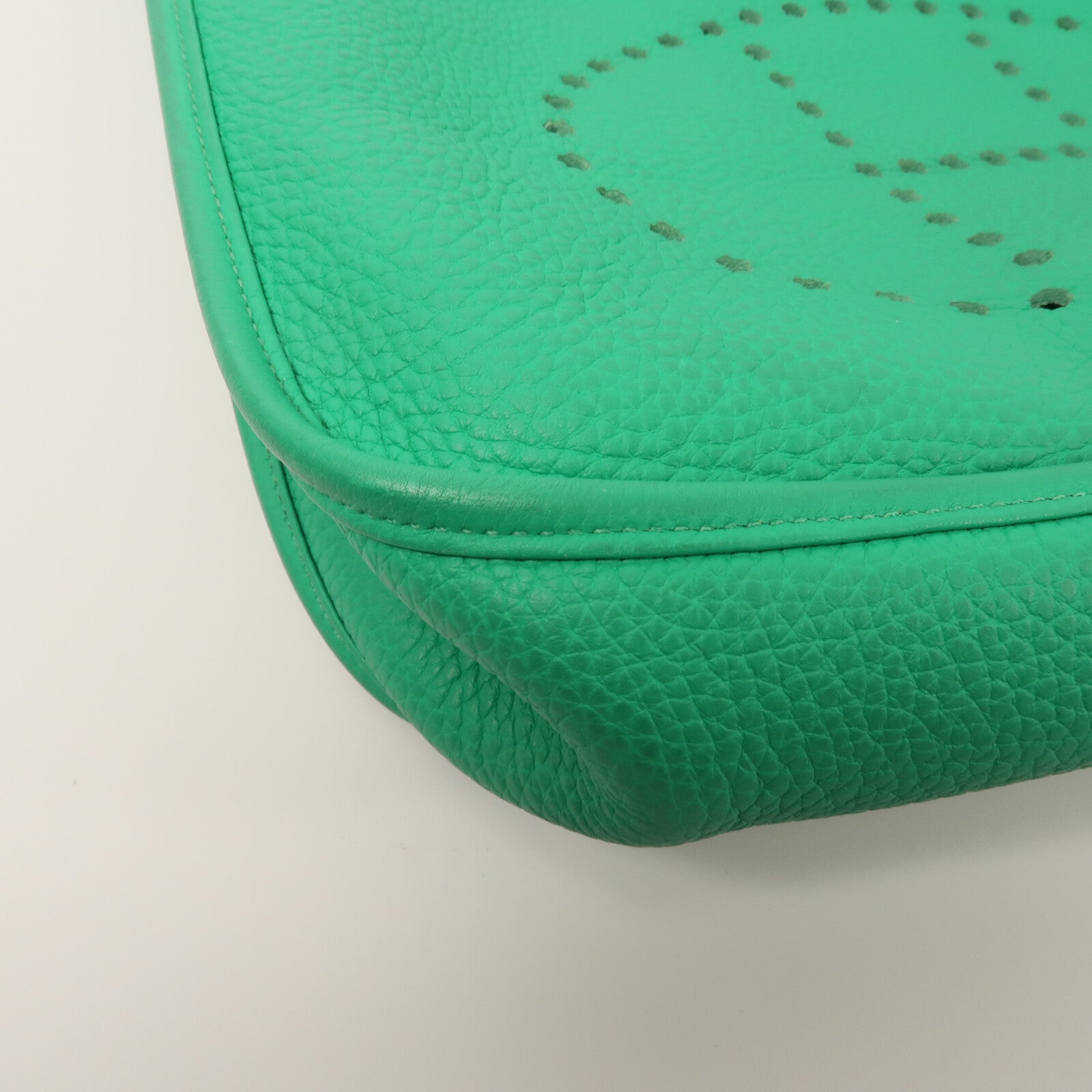 HERMES Togo皮革Evelyne GM肩背袋Bamboo