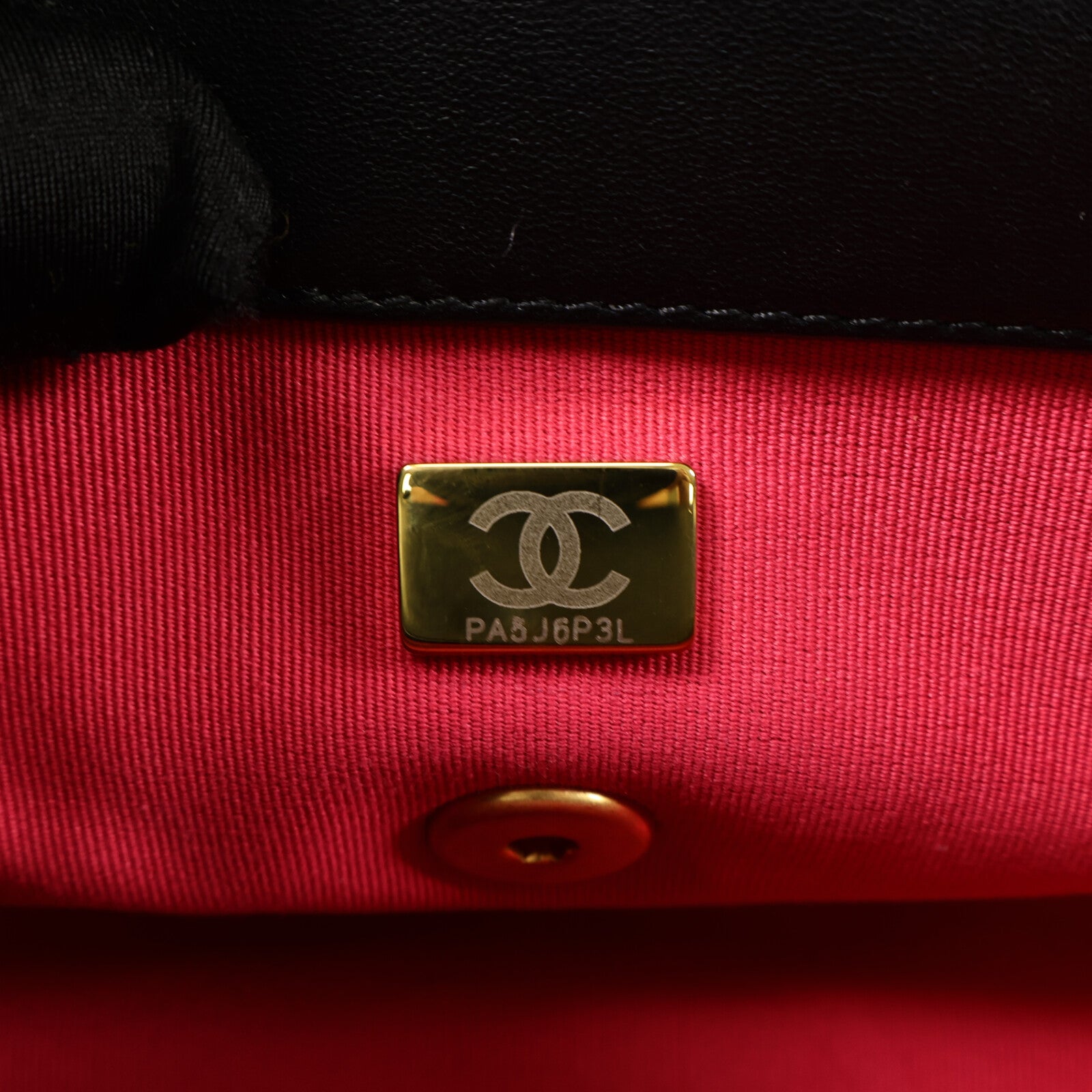 CHANEL 羊皮皮革CC Heart Flap Bag鏈帶肩背袋