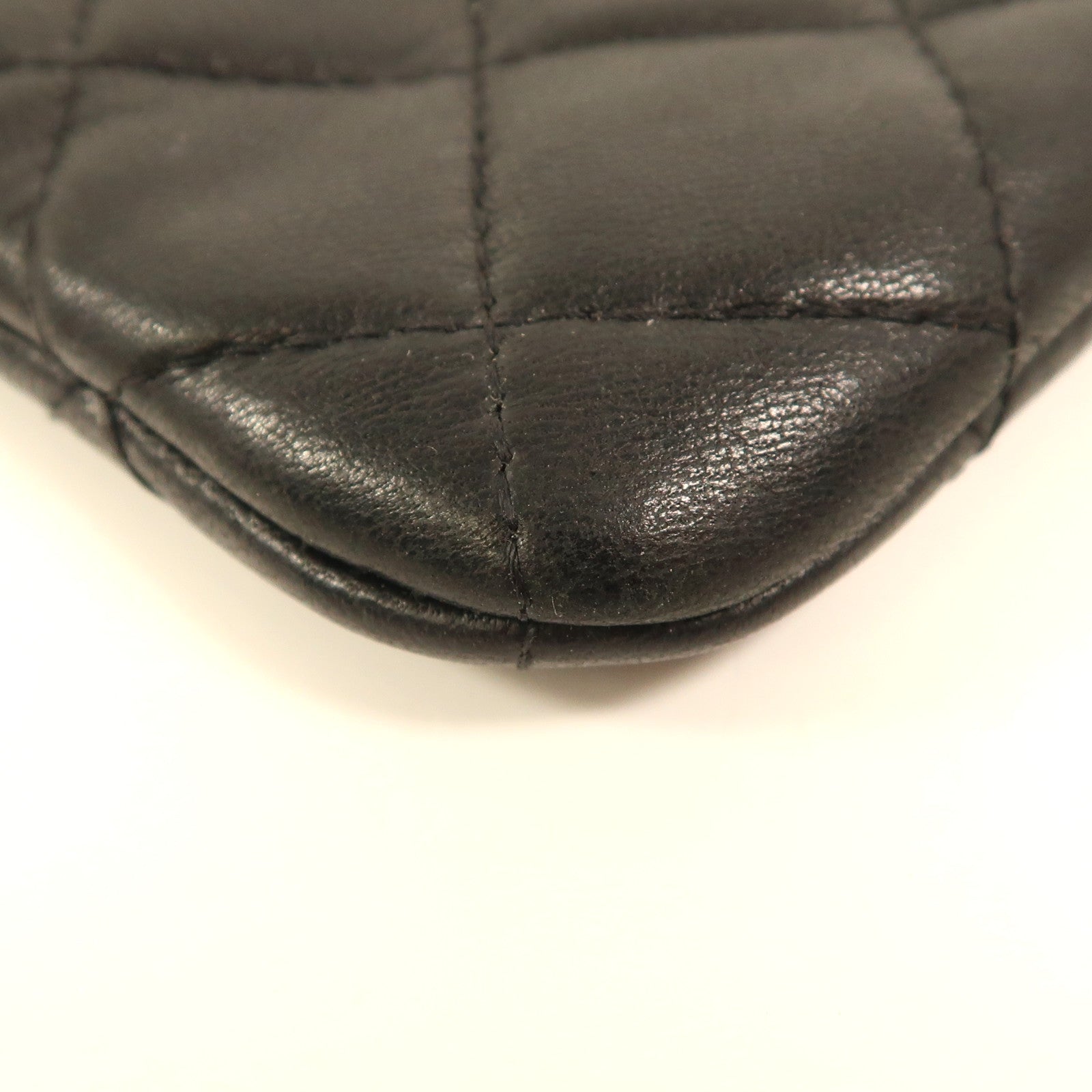 CHANEL 羊皮皮革Pouch金扣手拿包