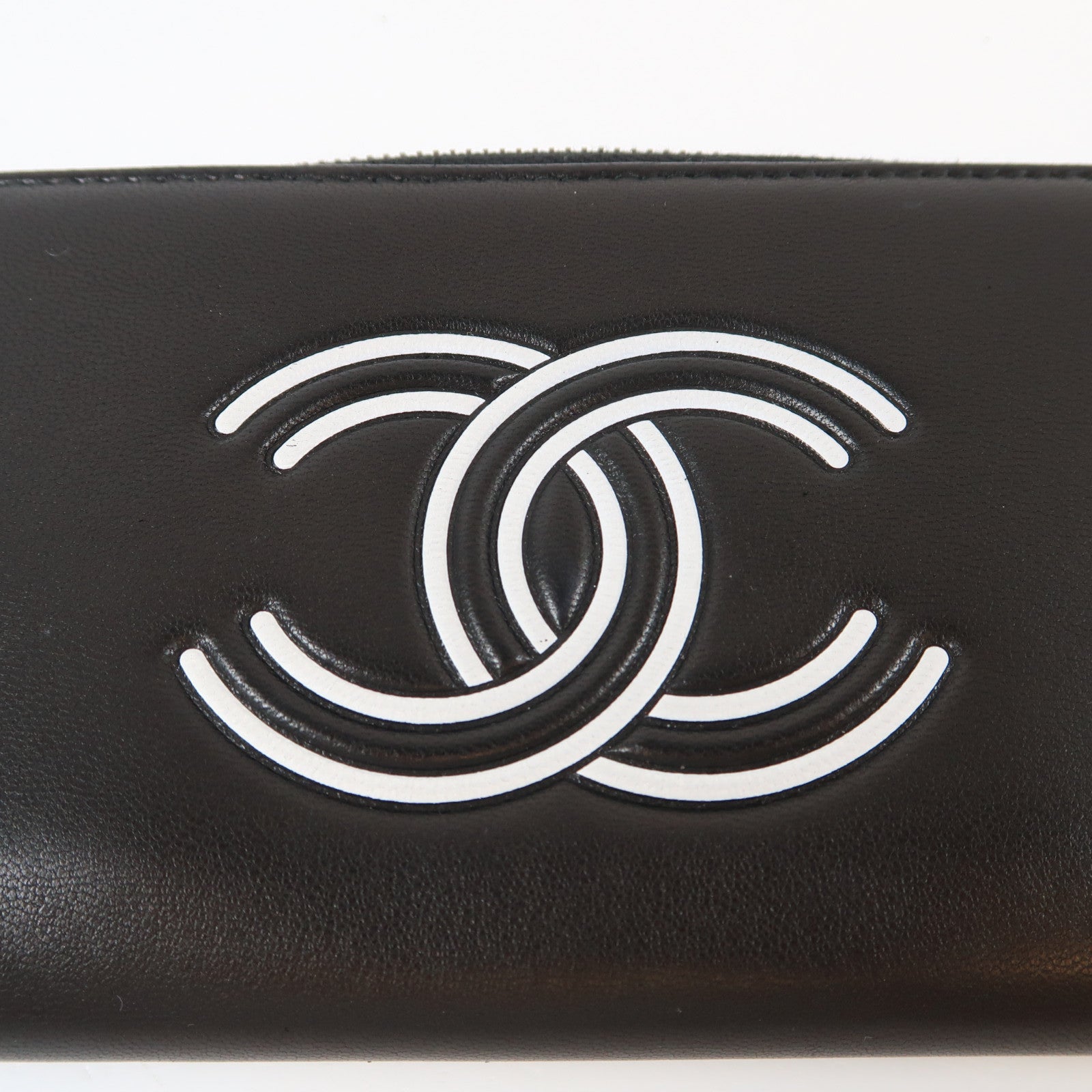 CHANEL 羊皮皮革Zipper Long Wallet銀扣長錢包黑色/白色