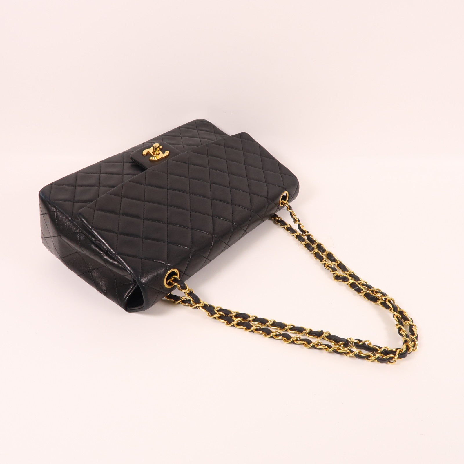 CHANEL 羊皮皮革Chain Shoulder金扣鏈帶肩背袋黑色