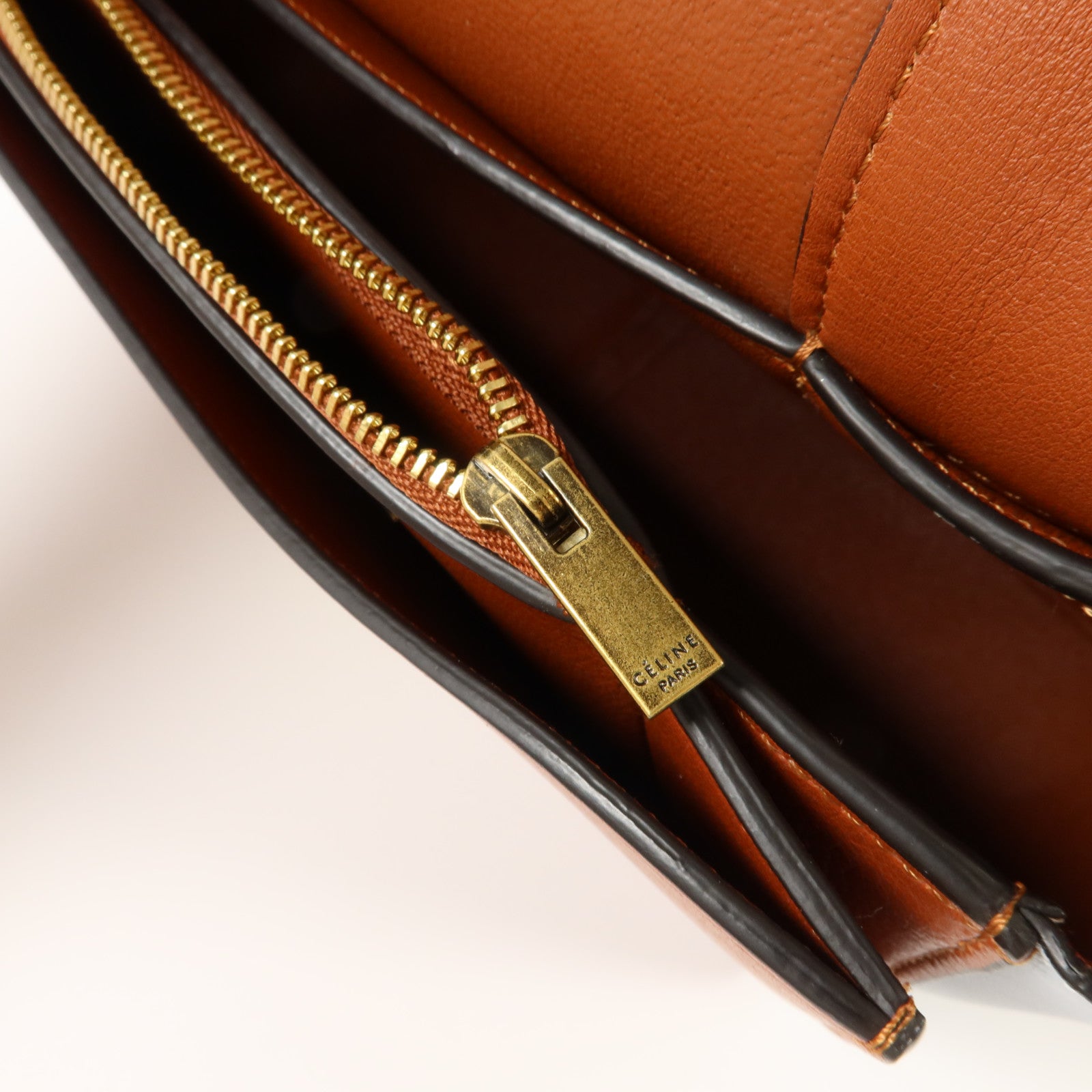 CELINE 牛皮皮革Frame Medium肩背袋