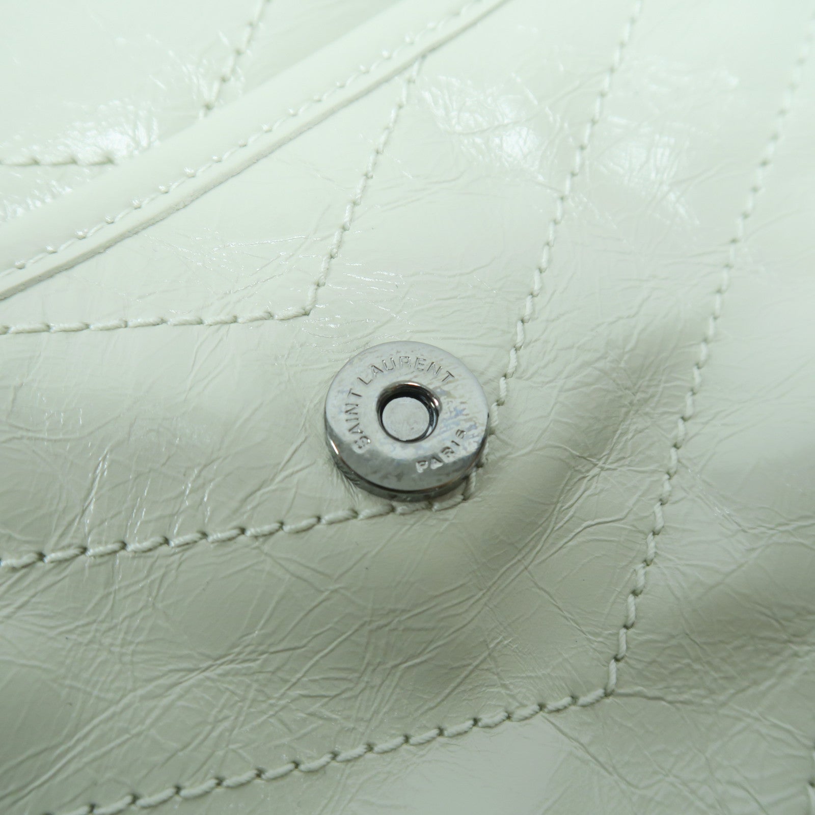 SAINT LAURENT 斜紋牛皮皮革Niki銀扣肩背袋白色