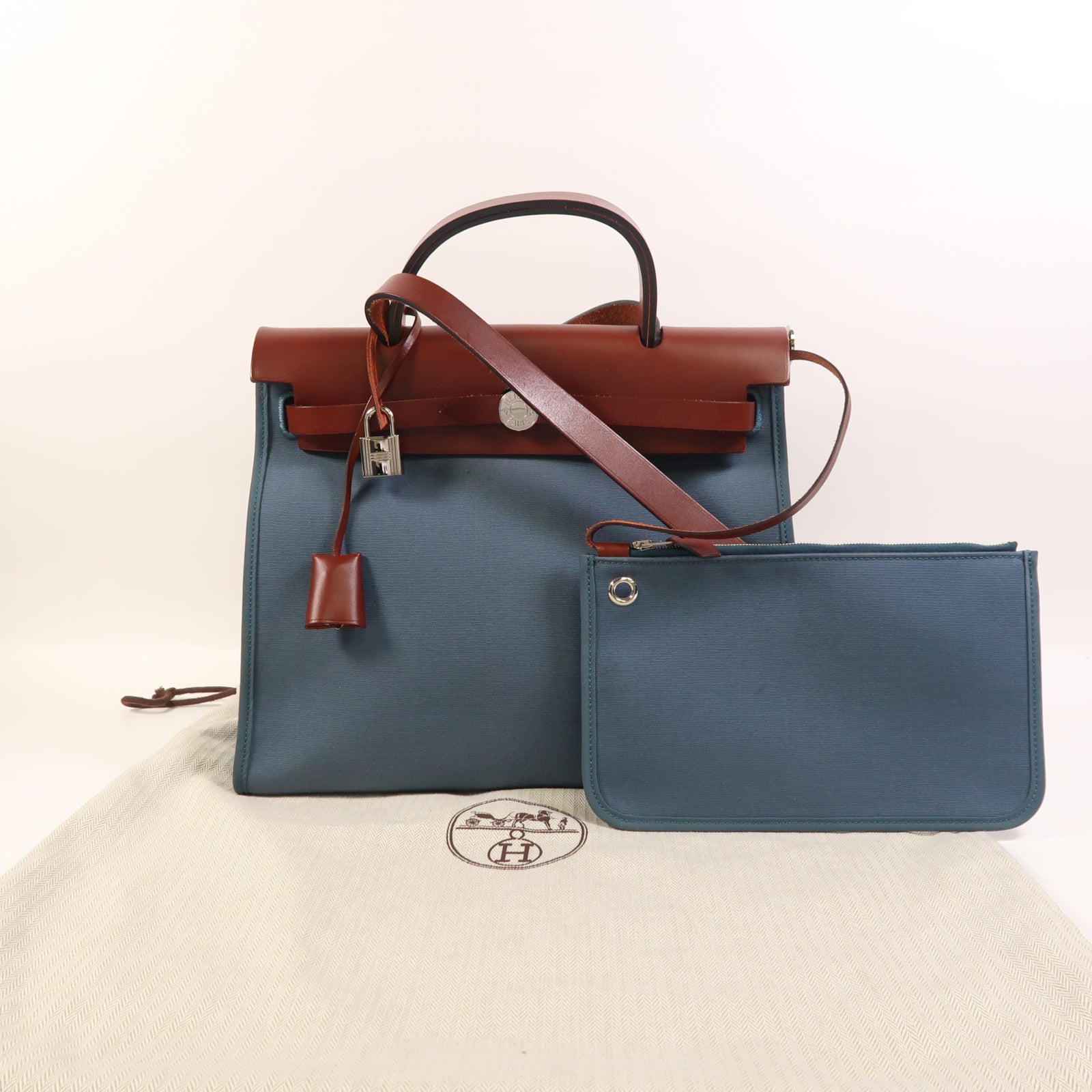 HERMES 帆布Herbag PM銀扣手挽肩背兩用袋Bleu Tempete/Rouge H