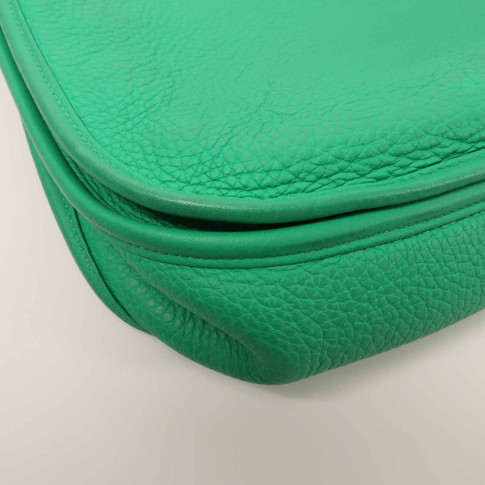 HERMES Togo皮革Evelyne GM肩背袋Bamboo