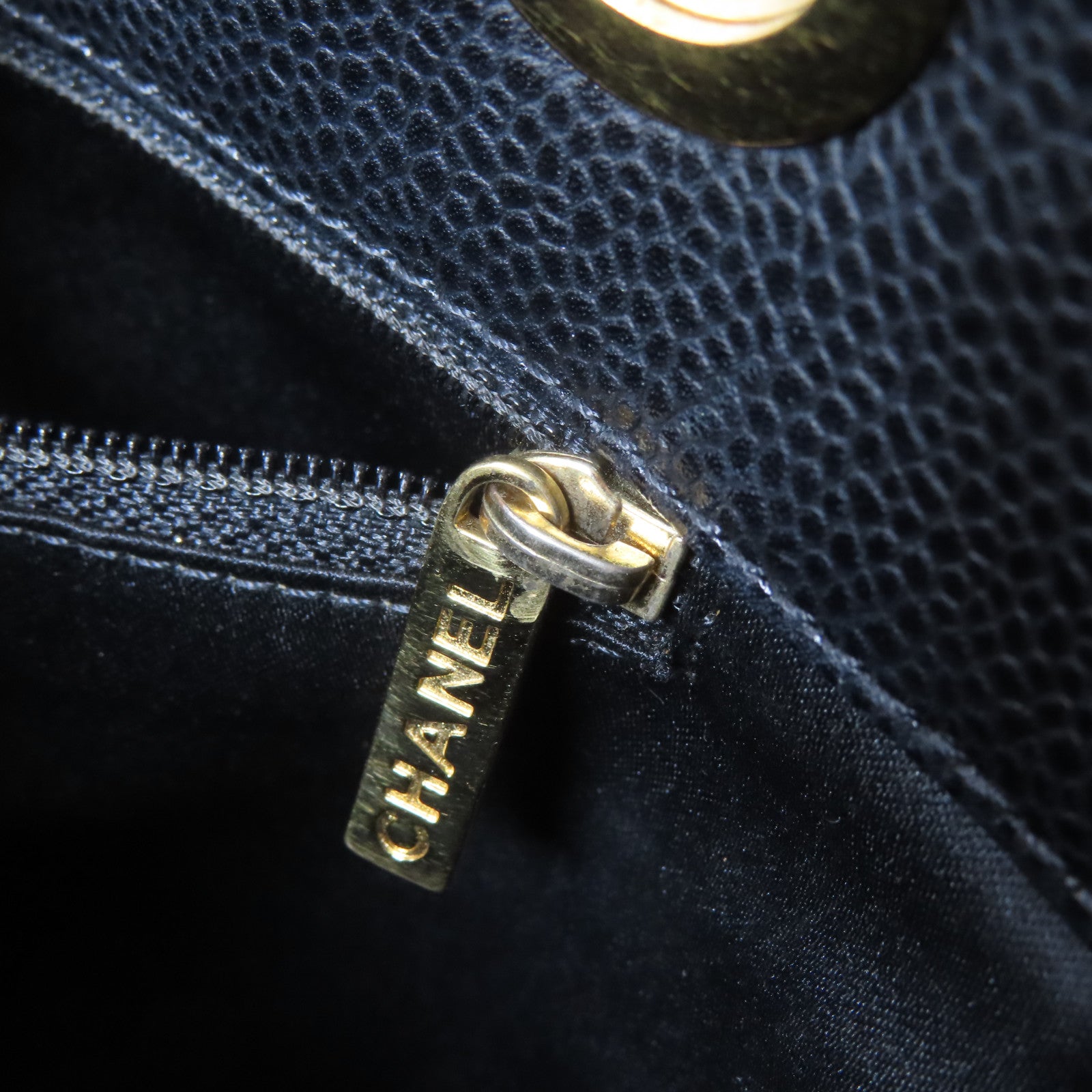 CHANEL 菱格Caviar皮革PST Petite Shopping Tote Bag金扣鏈帶肩背袋黑色