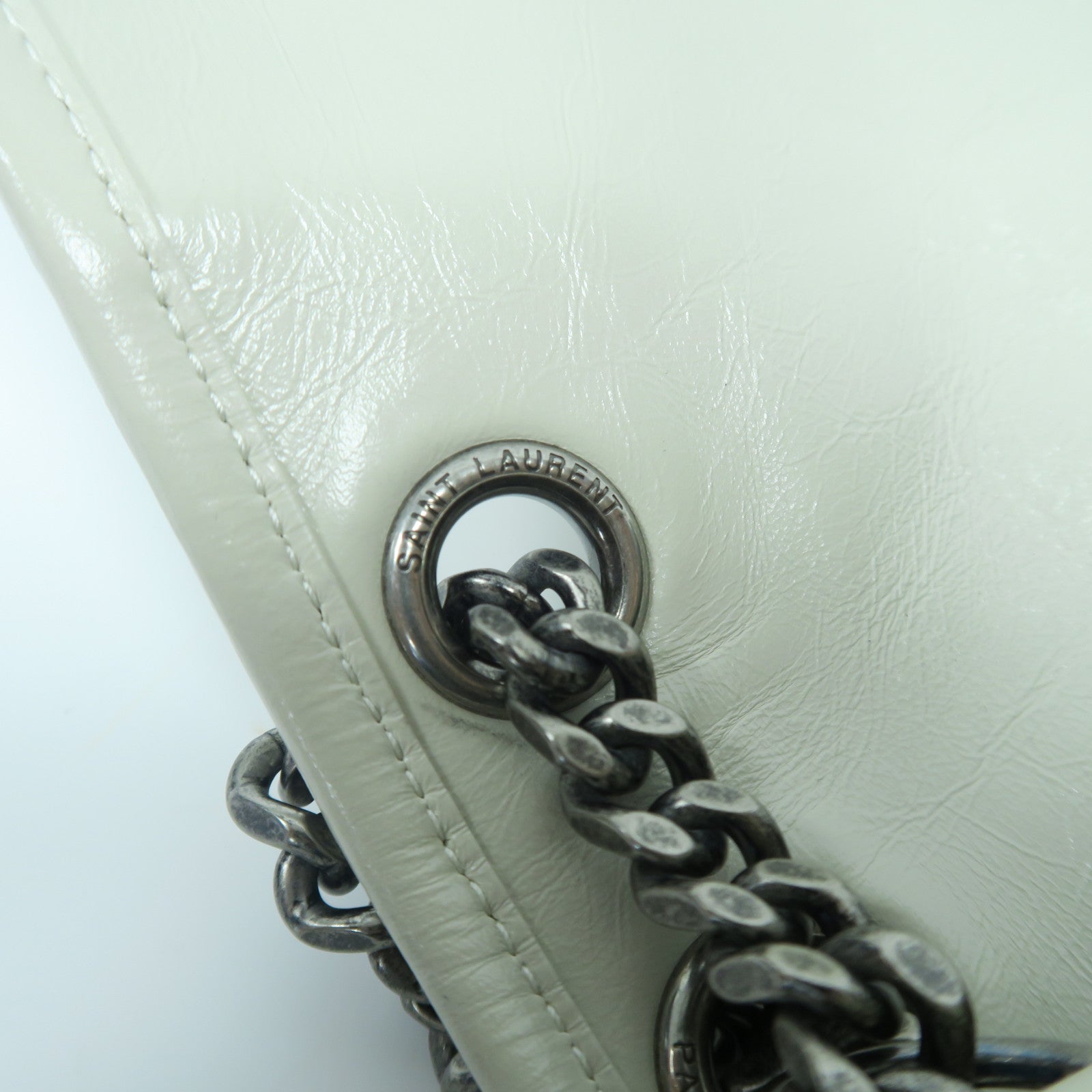 SAINT LAURENT 斜紋牛皮皮革Niki銀扣肩背袋白色